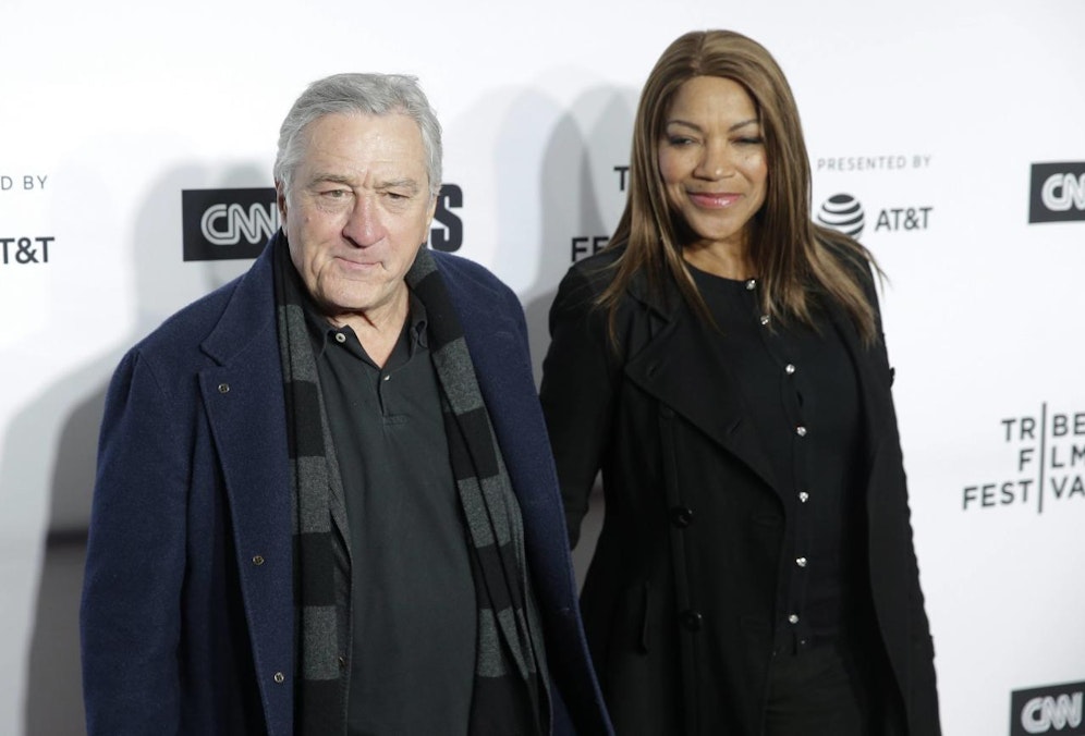 <strong>De Niro</strong> (li.) in Not: Nicht nur Filmrollen bleiben momentan aus, auch seine Ex <strong>Grace Hightower</strong> (re.) verlangt, dass ihr Kreditkartenlimit angehoben wird.