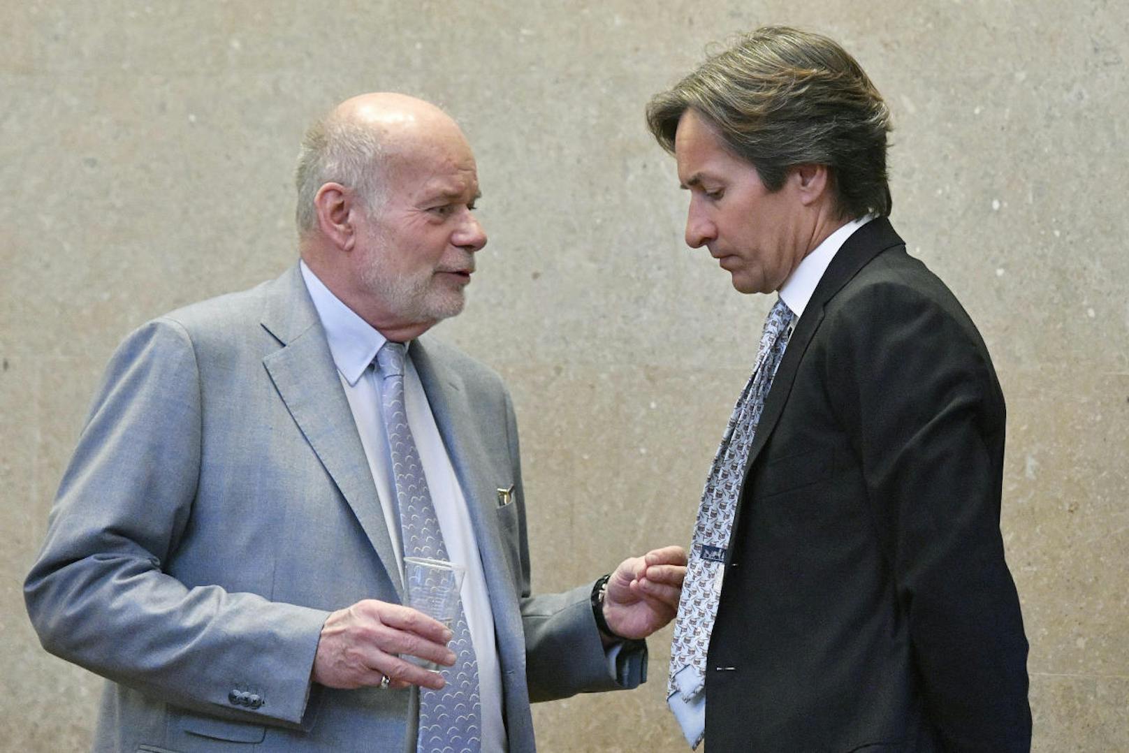 Anwalt Manfred Ainedter und der Angeklagte Karl-Heinz Grasser