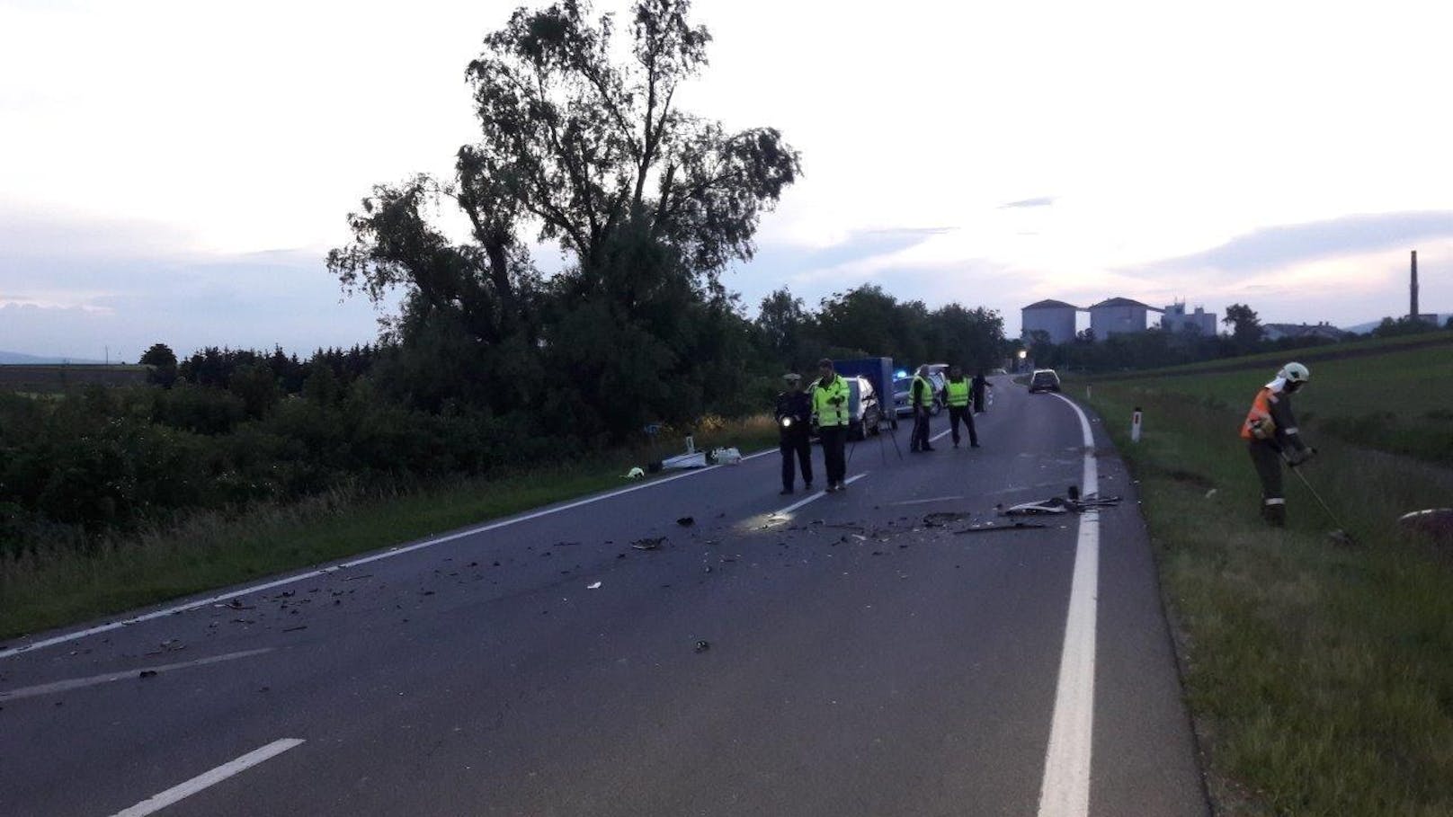 Auf der Ortsumfahrung Klingenbach B16 ereignete sich am Samstag ein schwerer Verkehrsunfall mit zwei beteiligten Fahrzeugen.