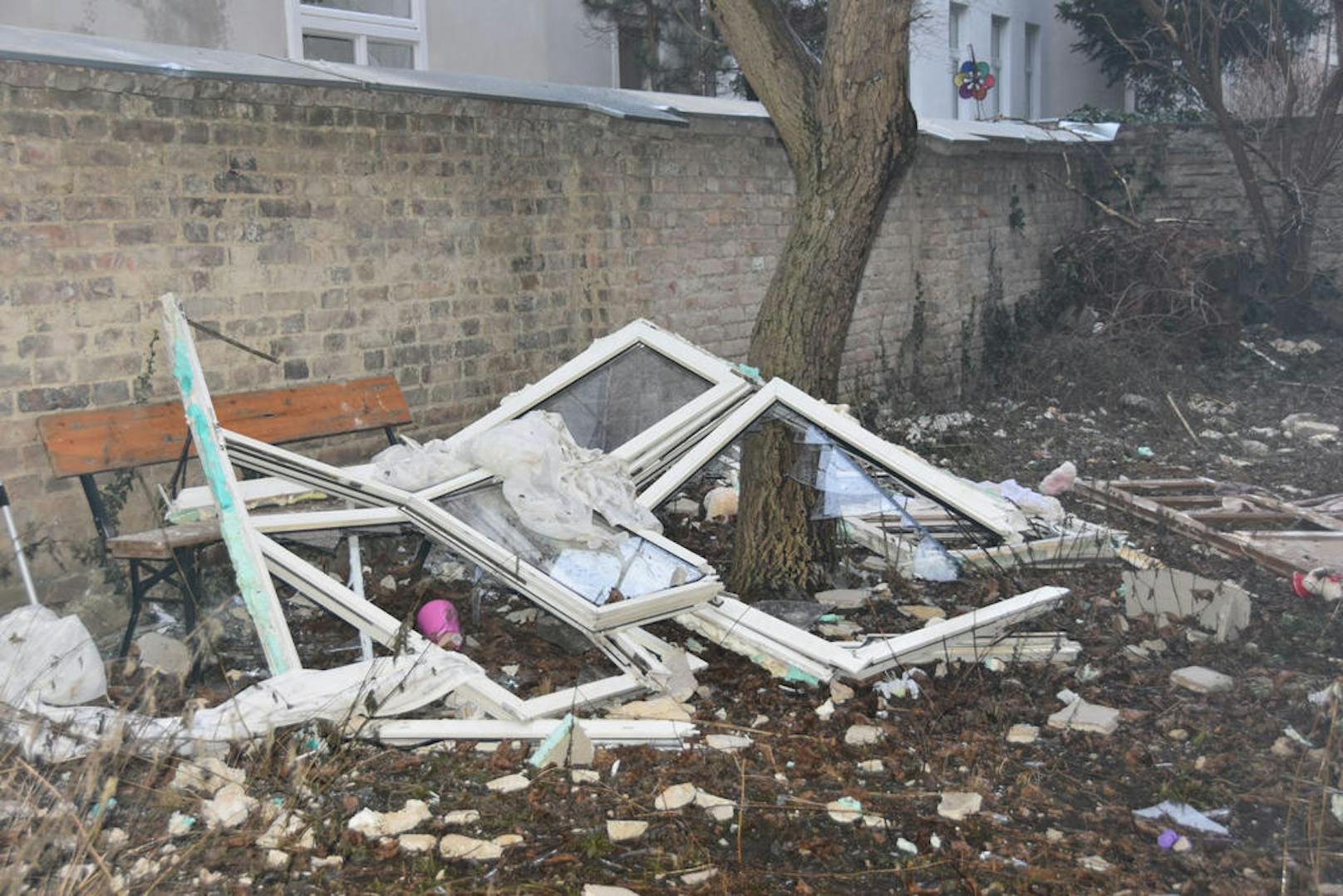 Die Wohnung im Erdgeschoß eines Hauses auf der Hernalser Hauptstraße wurde vollkommen zerstört.