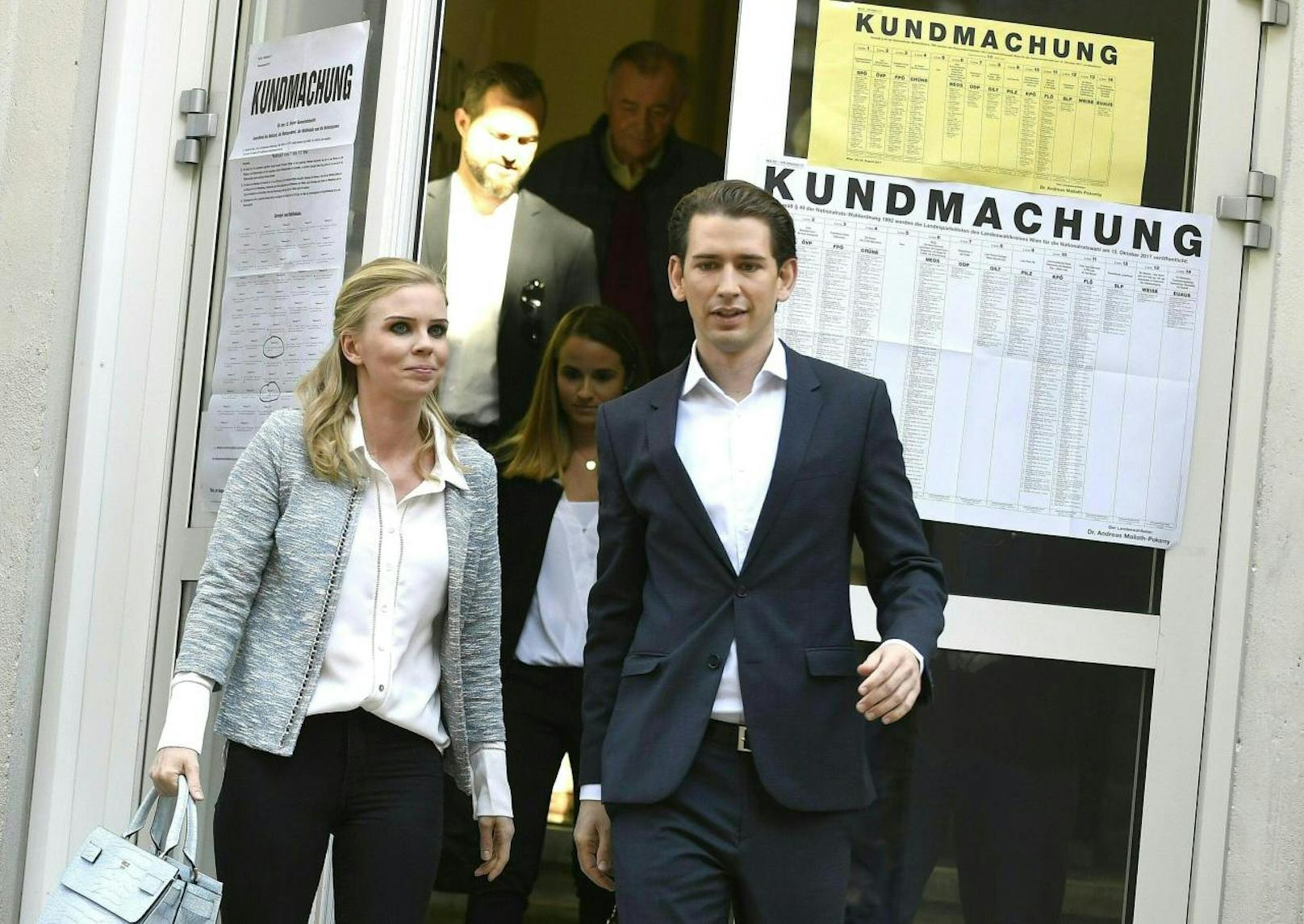 Sebastian Kurz wählte mit seiner Lebensgefährtin in seiner alten Schule im 12. Wiener Gemeindebezirk