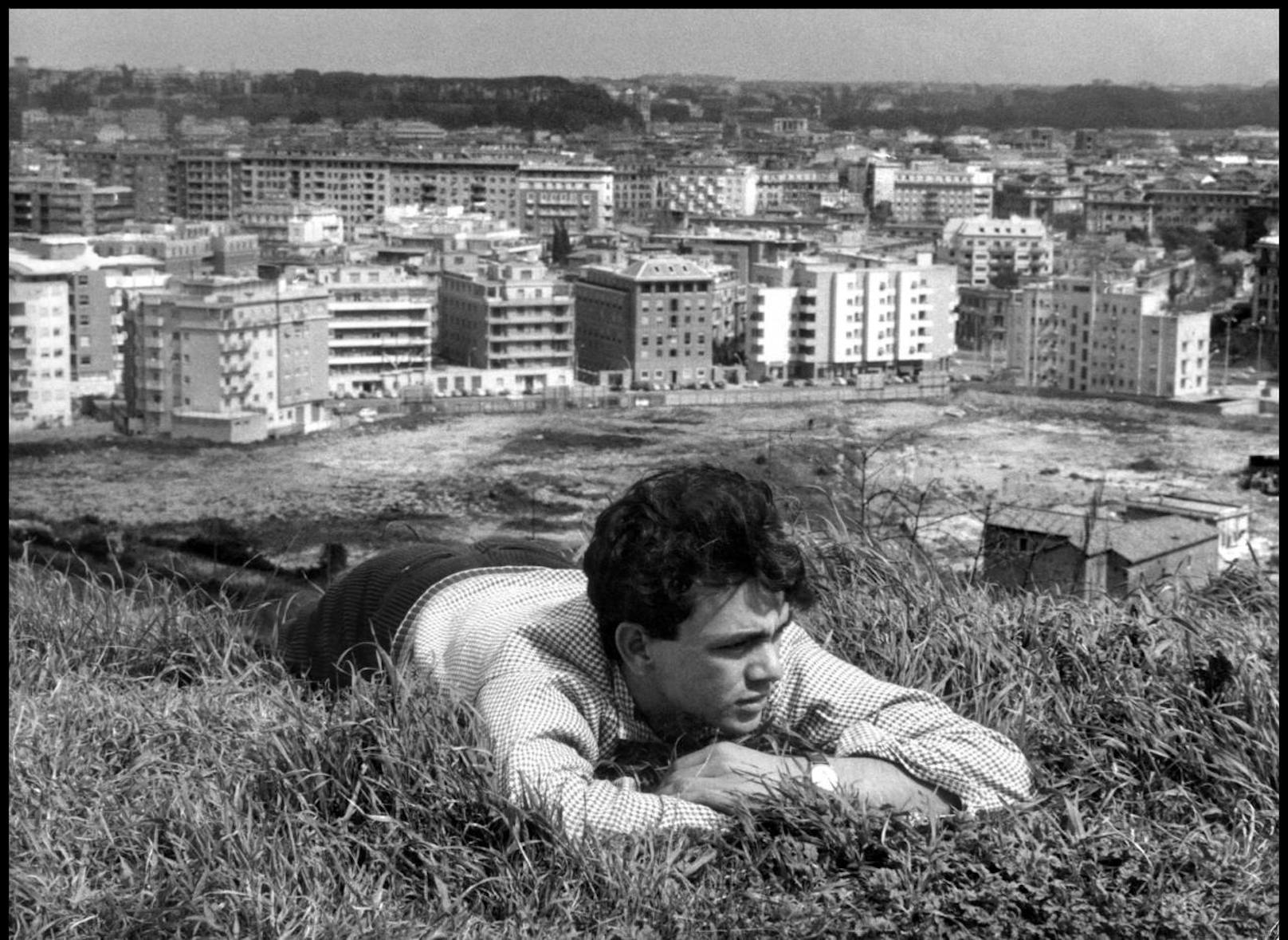 Das Debüt: Mit "La commare secca" legte Bernardo Bertolucci 1962 seinen ersten Spielfilm vor. Er verfasste auch das Drehbuch.