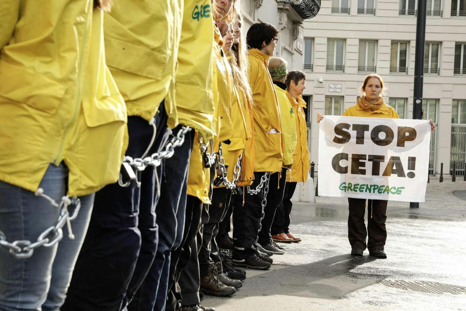 Greenpeace fordert von der Bundesregierung ein Nein zu CETA.