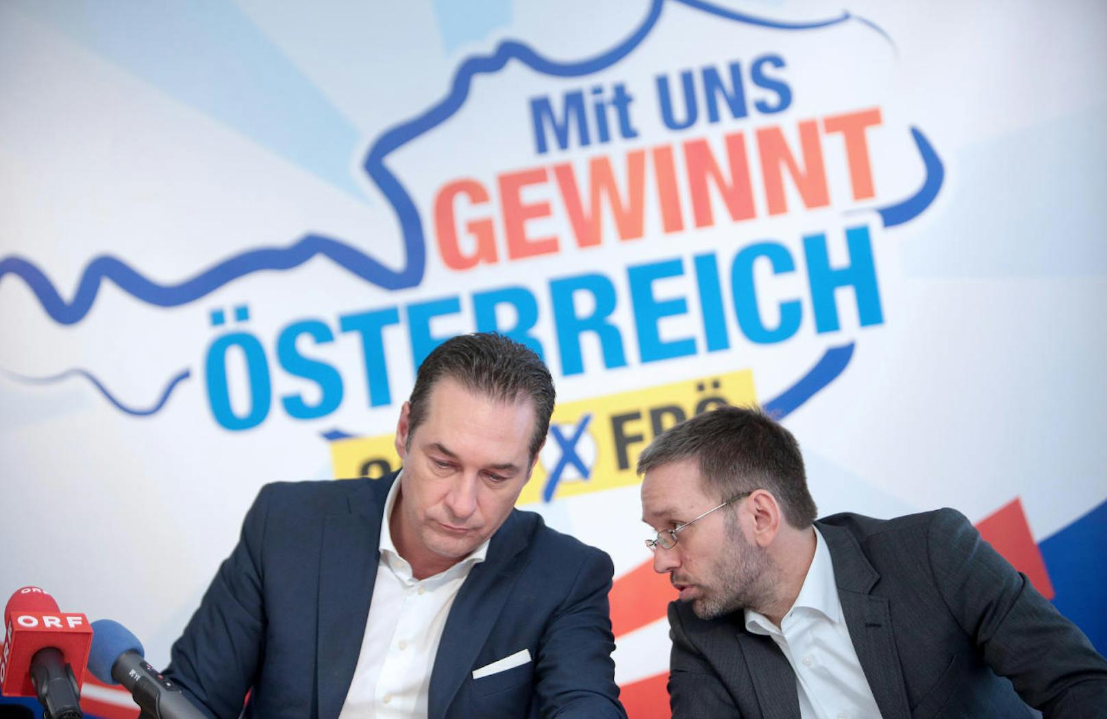 FPÖ-Bundesparteiobmann Heinz-Christian Strache mit Generalsekretär Herbert Kickl
