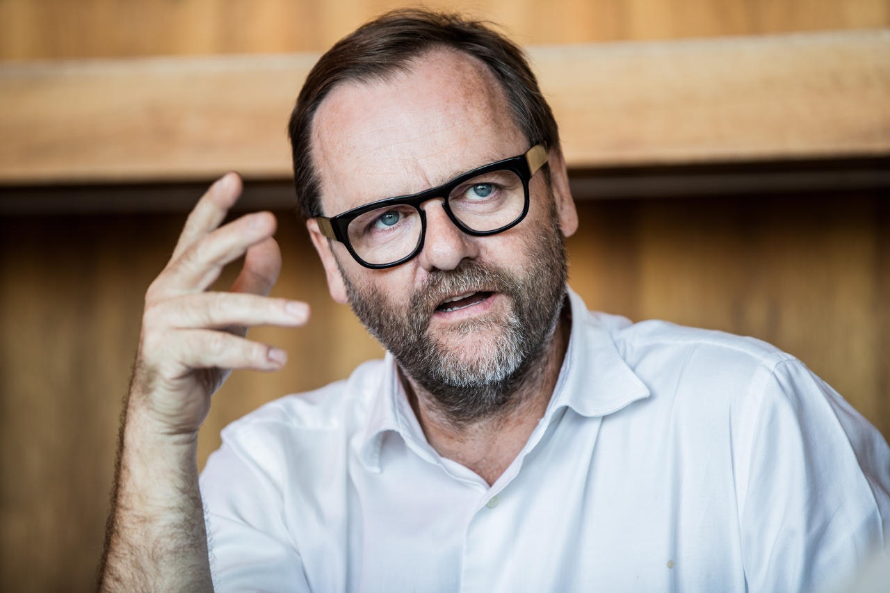 Heute.at - Heftige Neos-Kritik an Tourismus-Paket der Regierung