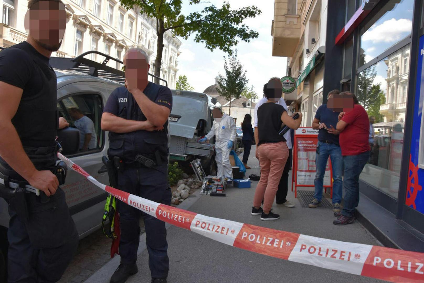 Bewaffneter Überfall auf ein Geldinstitut in Baden (NÖ) am 3. Juli 2018.