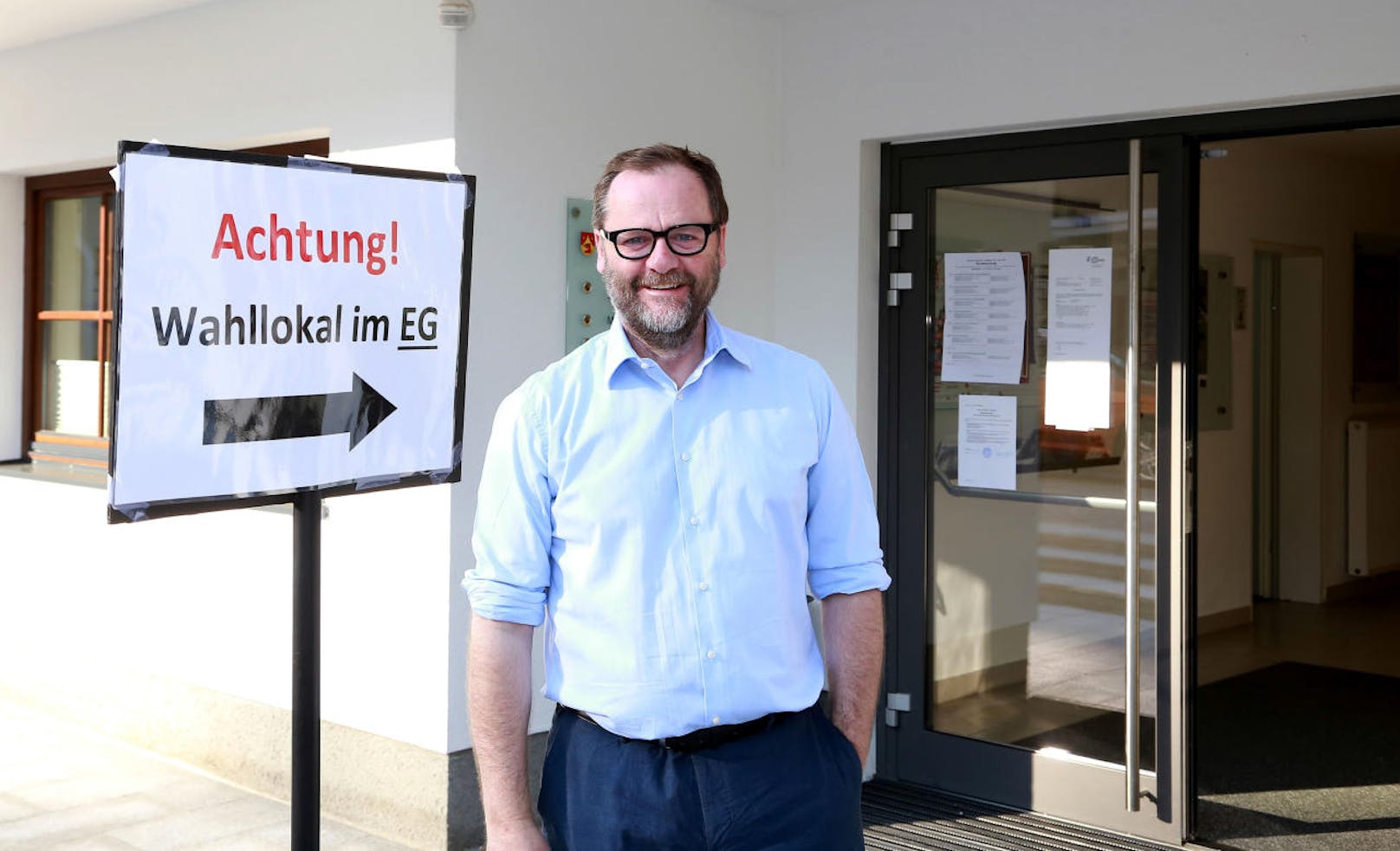 Der Spitzenkanditat der NEOS, Sepp Schellhorn, im Rahmen seiner Stimmabgabe zur Salzburger Landtagswahl in Goldegg am Sonntag, 22. April 2018.