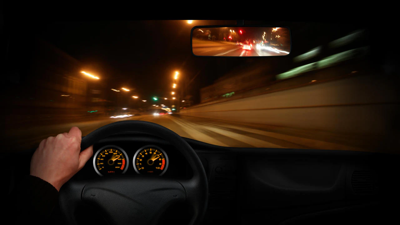 Der Raser wollte sein neues Auto austesten. Er war mit mehr als 210 Stundenkilometer unterwegs.