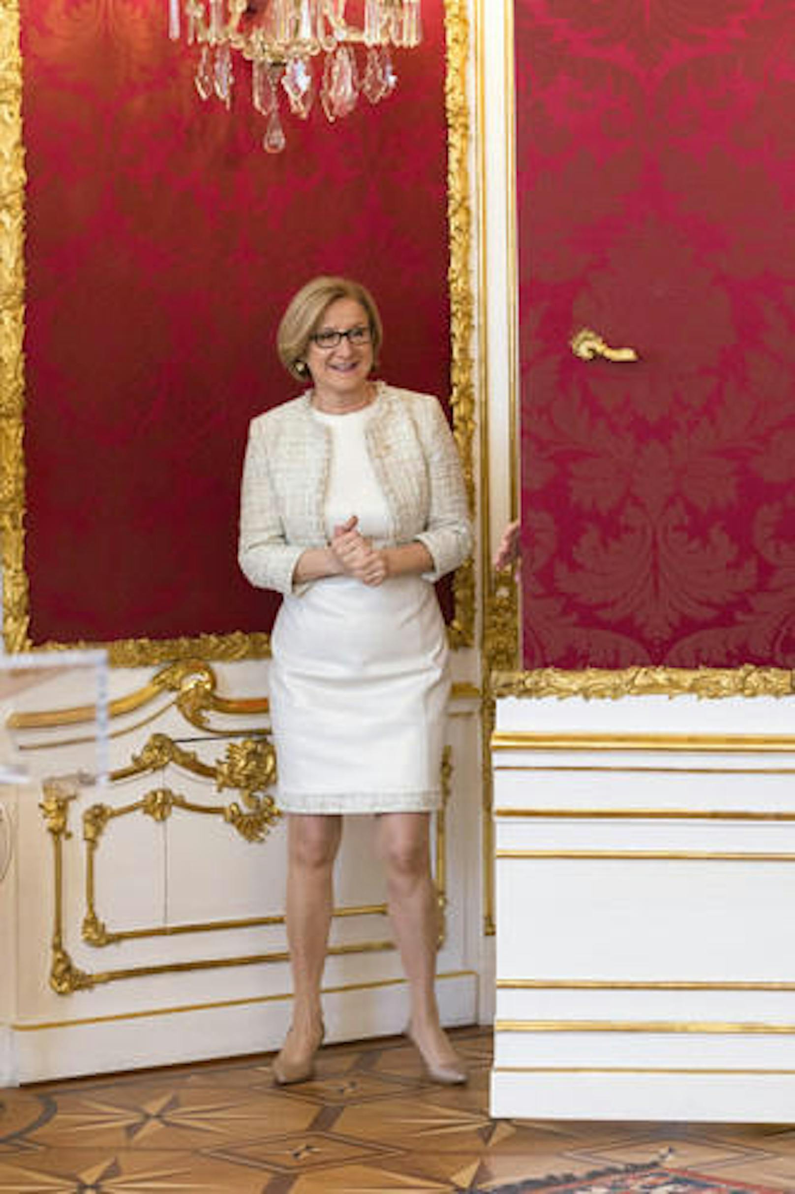 Staatstragend und sehr elegant: Johanna Mikl-Leitner am 18.3.2018 bei ihrer Angelobung zur Landeshauptfrau von NÖ