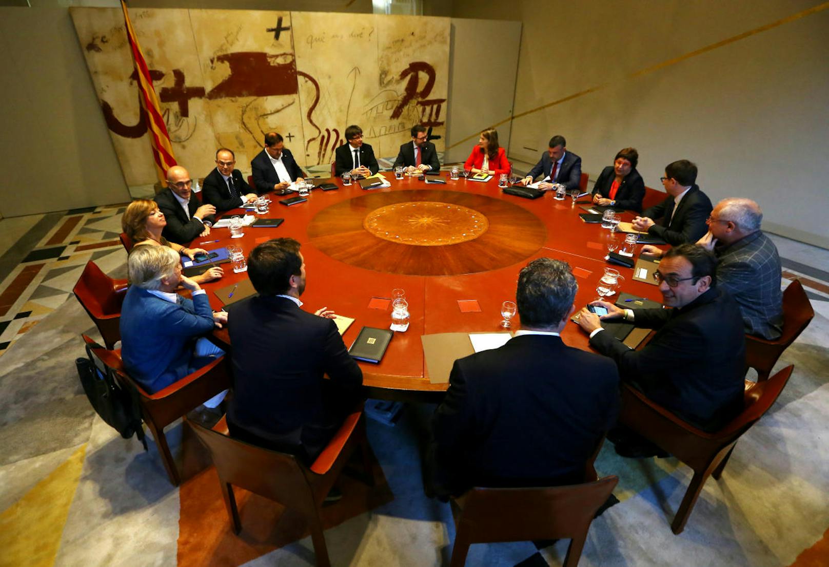 Kabinetts-Sitzung in Barcelona: Letzte Gespräche vor der Erklärung