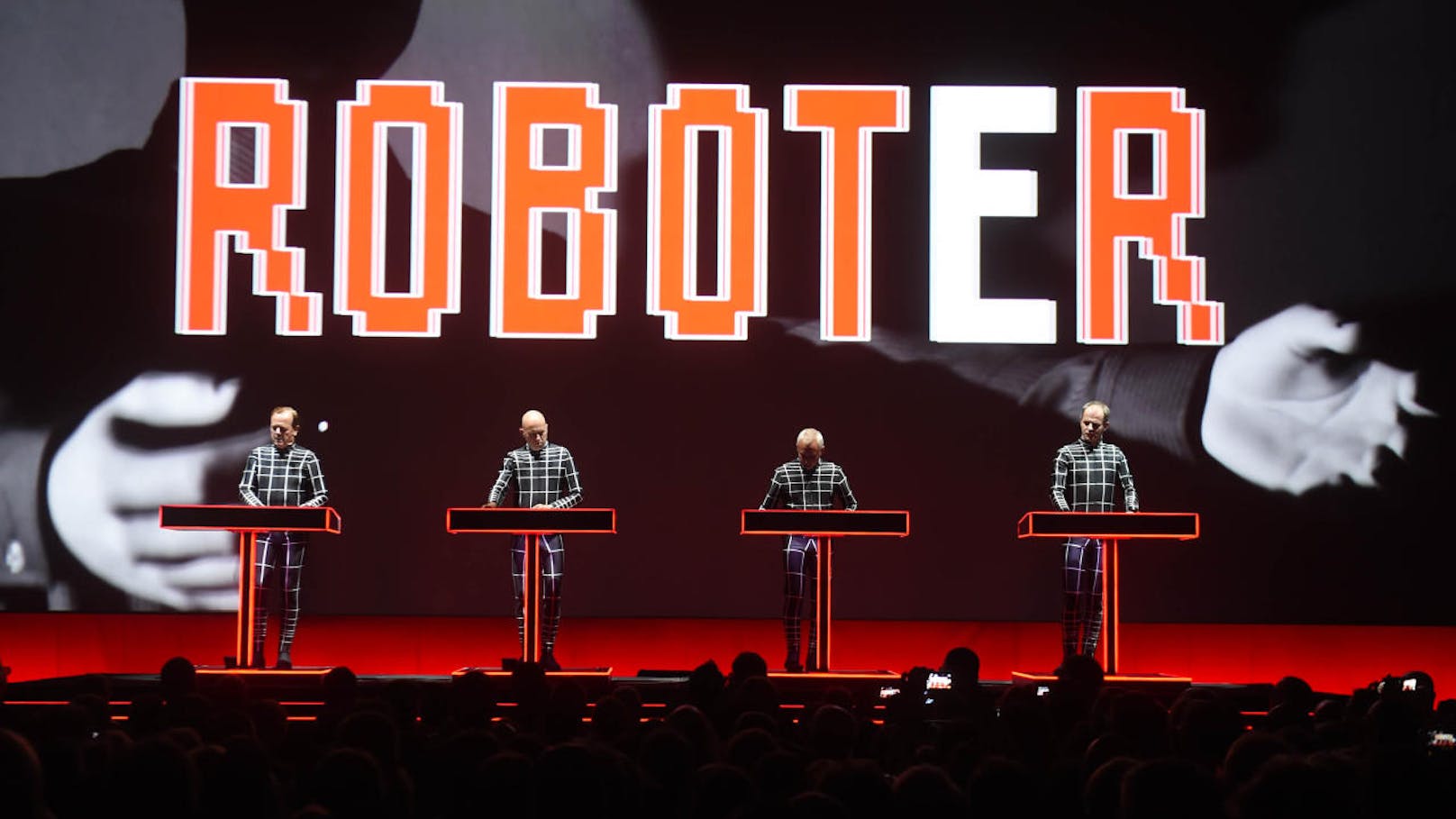 Die Roboter kommen: Am 6. Juli spielen Kraftwerk im Ehrenhof des Schloss Schönbrunn.