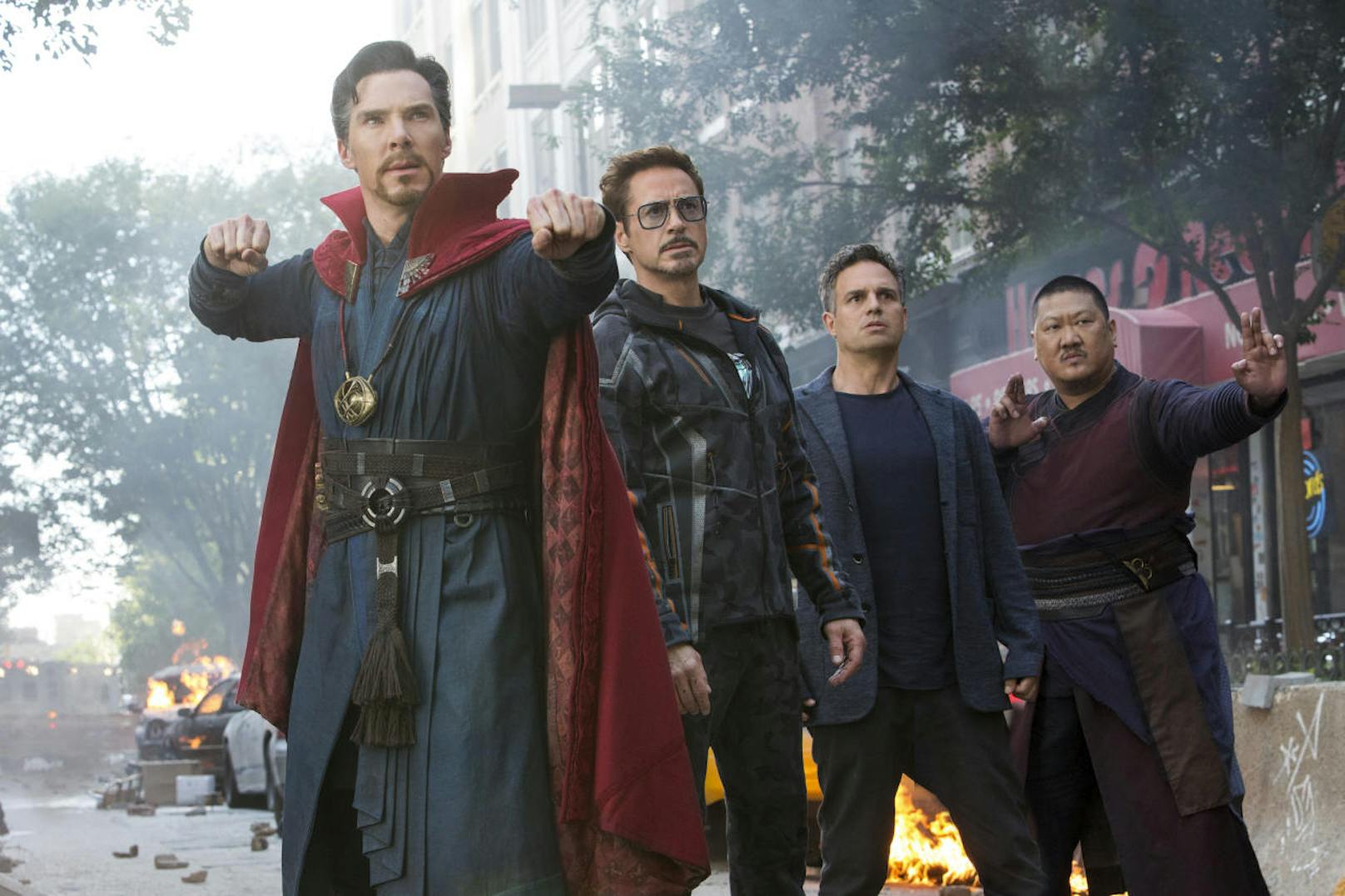 Von links: Doctor Strange (Benedict Cumberbatch), Iron Man (Robert Downey Jr.), Bruce Banner (Mark Ruffalo) und Wong (Benedict Wong). 