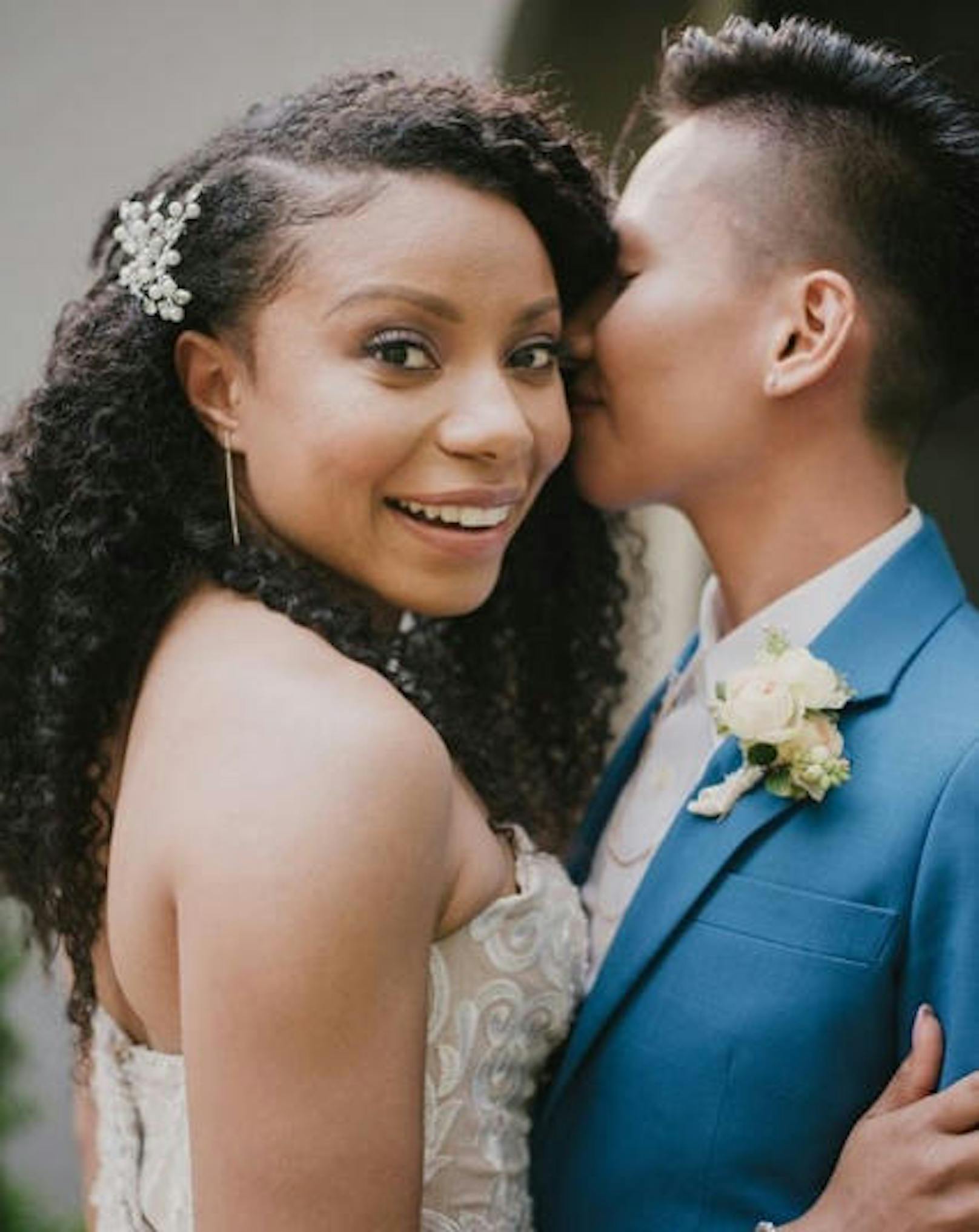 Shalita Grant kennt man aus NCIS: New Orleans, am 8. August heiratete sie Sabrina Skau, die ein hohes Tier in der Werbebranche ist. Die Hochzeit fand in San Francisco statt. 