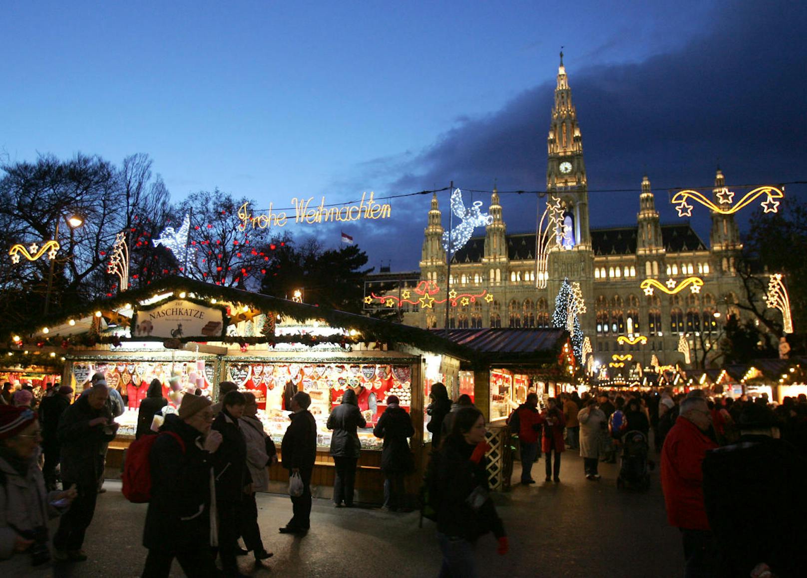 In den letzten Jahren hat es in Wien am 24. Dezember leider nicht geschneit! Wir zeigen Ihnen, wann es in der Bundeshauptstadt zuletzt weiße Weihnachten gegeben hat.