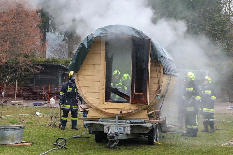Spaziergänger hatten den Brand zufällig bemerkt.
