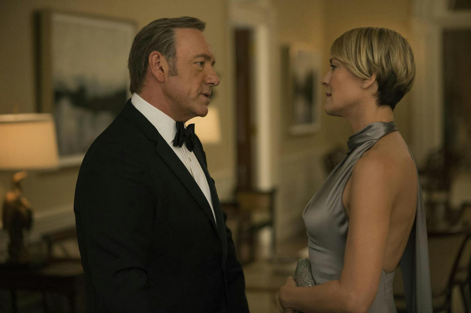 Francis Underwood (Kevin Spacey) mit seiner Frau Claire (Robin Wright). (Credits: David Giesbrecht)