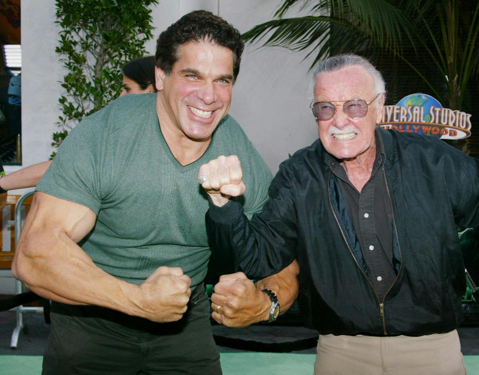 Stan Lee und "Hulk"-Schauspieler Lou Ferrigno, bei der Premiere des gleichnamigen Films, 2003.