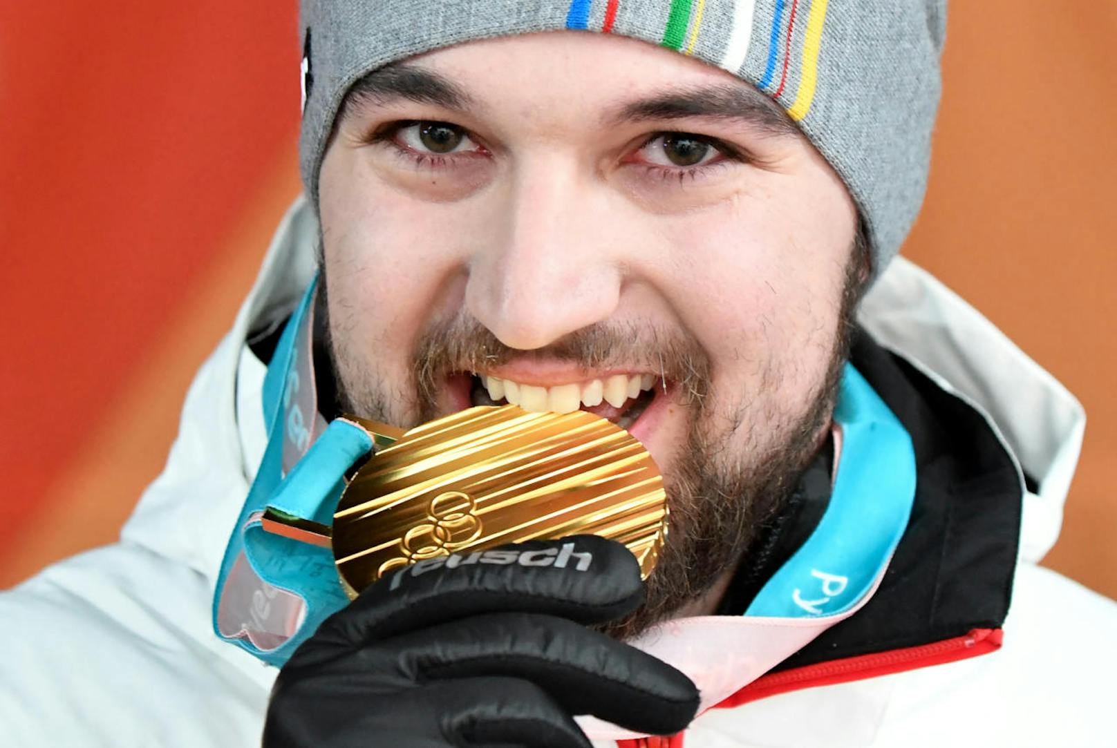 Österreichs Rodel-Ass David Gleirscher katapultierte sich in Pyeongchang in die Weltspitze. Der Tiroler raste im Olympischen Eiskanal am 10. Februar sensationell zur Goldmedaille, es folgte die Bronzemedaille im Teambewerb.