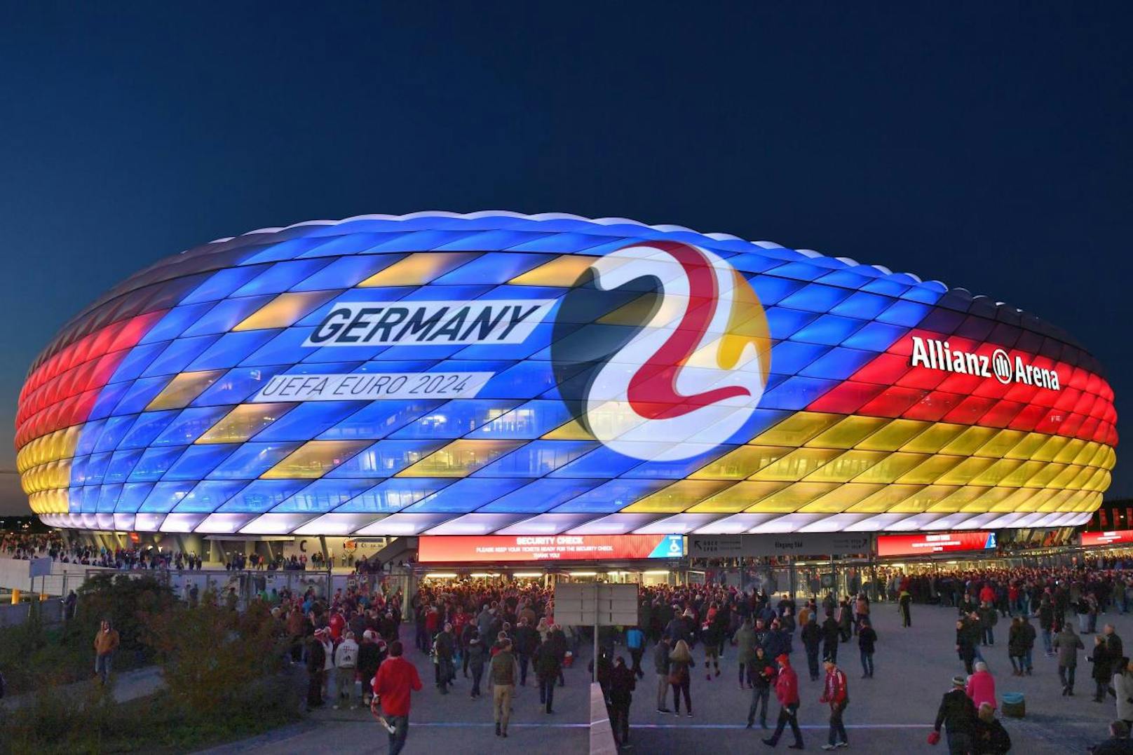 Die Fußball-EM 2024 steigt in Deutschland. "Heute" zeigt die zehn Stadien, in denen gespielt wird.
