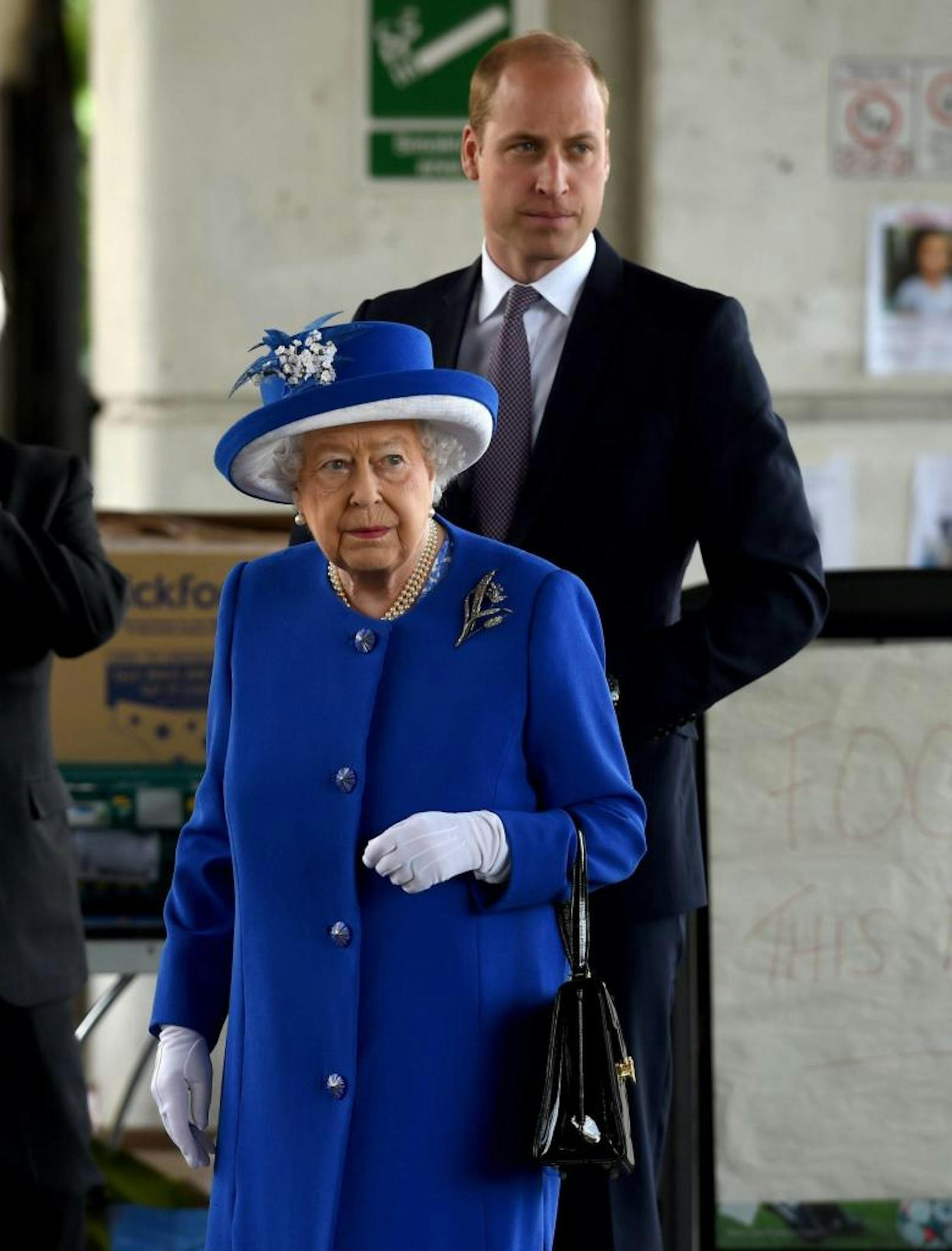 Queen Elizabeth II mit Prinz William
