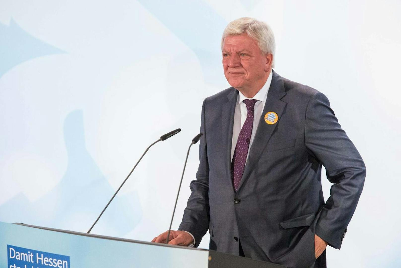 Ministerpraesident Volker Bouffier (CDU) muss sich Umfragen zufolge auf herbe Verluste einstellen. 