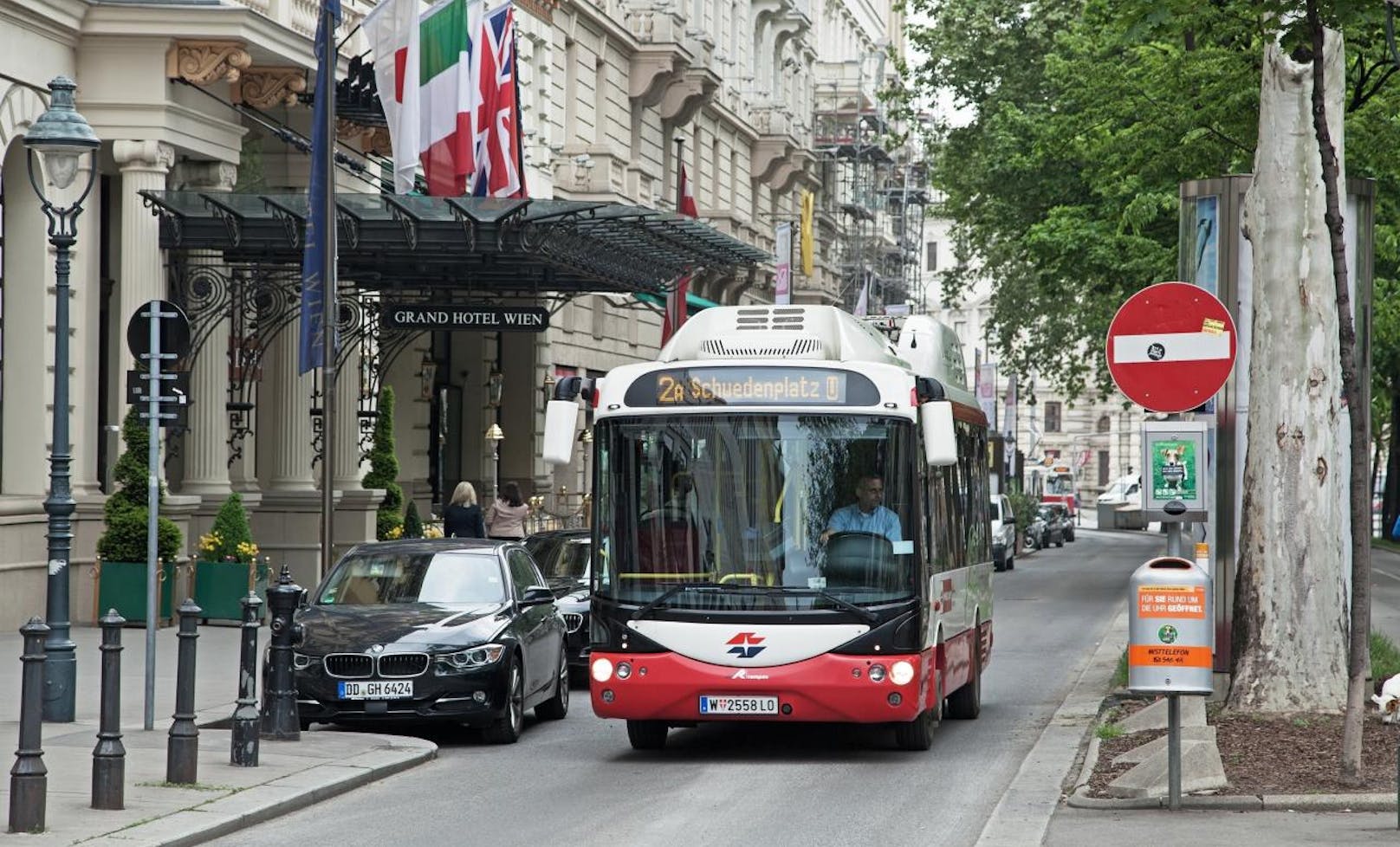 Die kleinen, sieben Meter langen E-Busse fahren derzeit auf den Linien 2A und 3A.