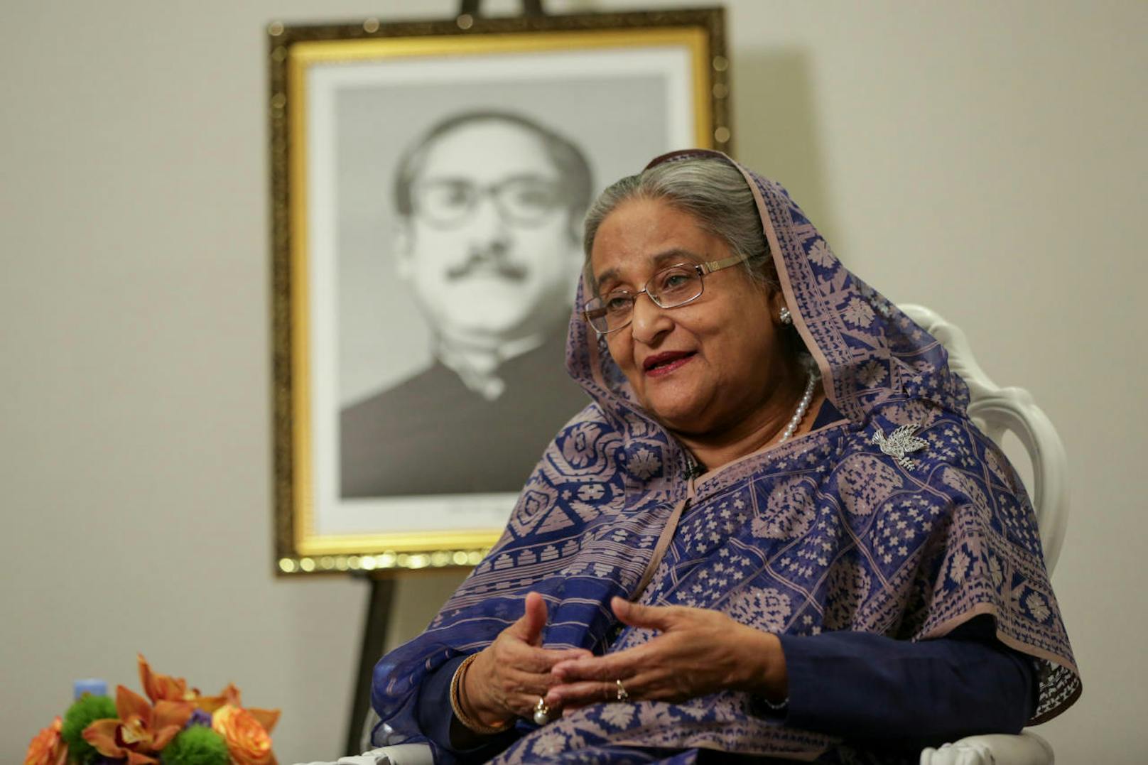 <b>Platz 28: Bangladesch</b>
Auch Sheikh Hasina verdient als Premierministerin von Bangladesch mit <b>14.900 Euro</b> das Vierfache eines dortigen Jahreseinkommens von 3.500 Euro.
