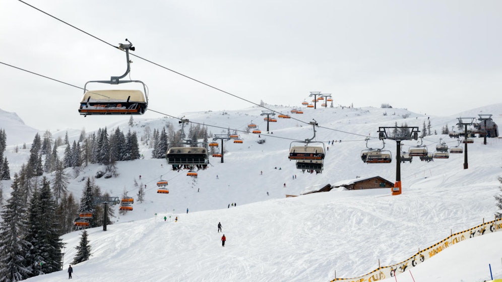 Plötzlich eskalierte die Situation auf der Skipiste. Symbolbild. 