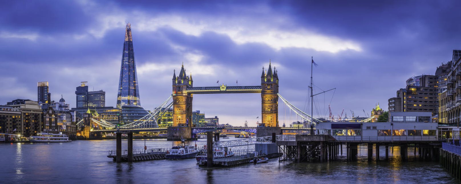 <b>Platz 2: London</b>
Wer die Tower Bridge sehen möchte, der sollte seinen nächsten Städtetrip in den März 2018 legen. Auch hier wird es im Dezember kostspielig.