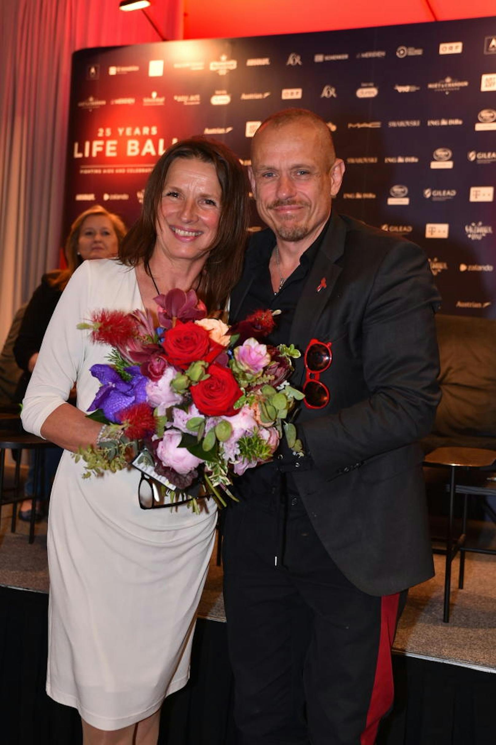Gabriele Benz, Direktorin des Life Ball Partnerhotels Le Meridien, und Gery Keszler