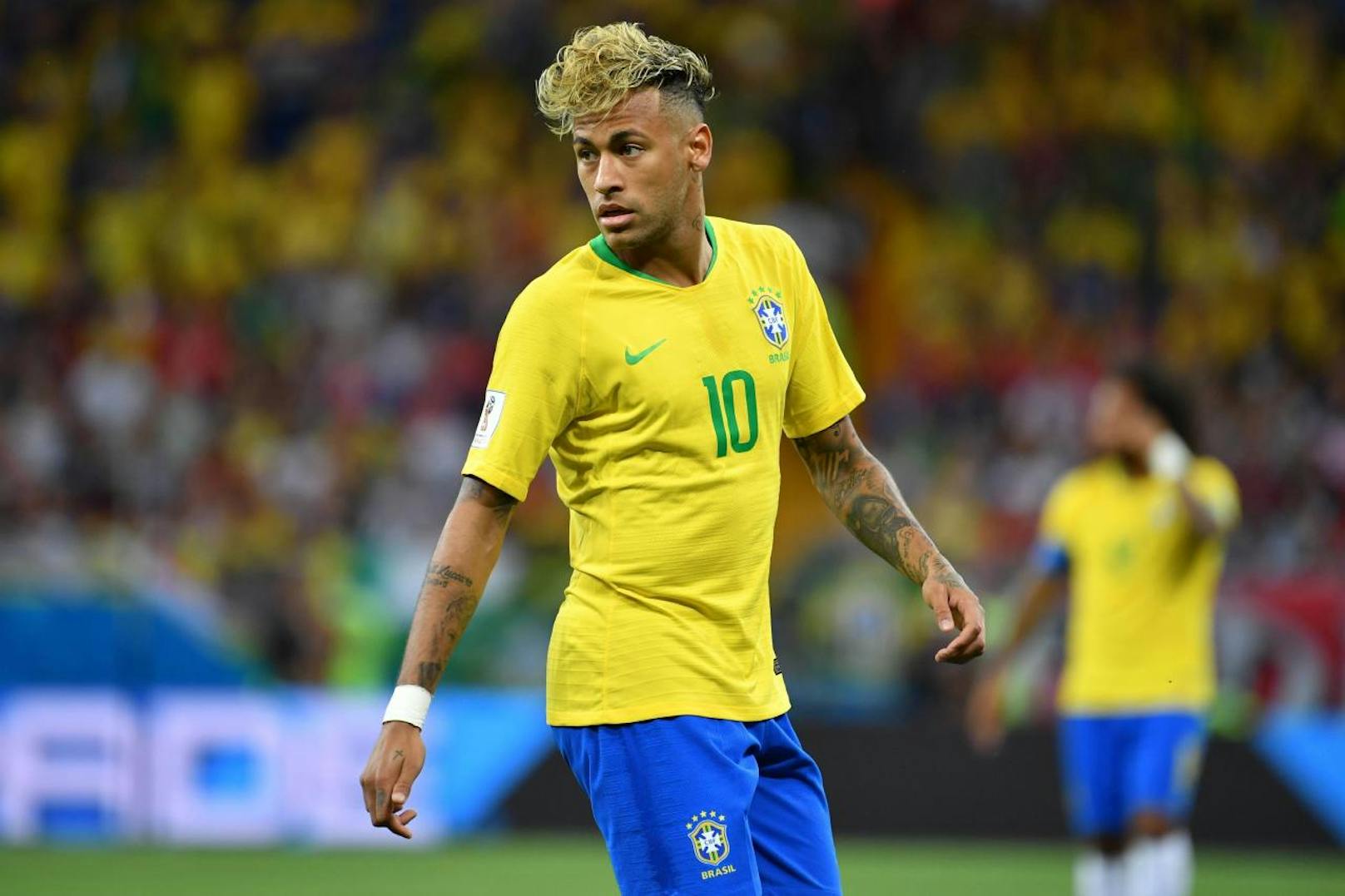 Beim Spiel gegen Costa Rica wollte Neymar mit seiner Spagehtti-Frisur wohl den nicht-qualifizierten Italienern gedenken.