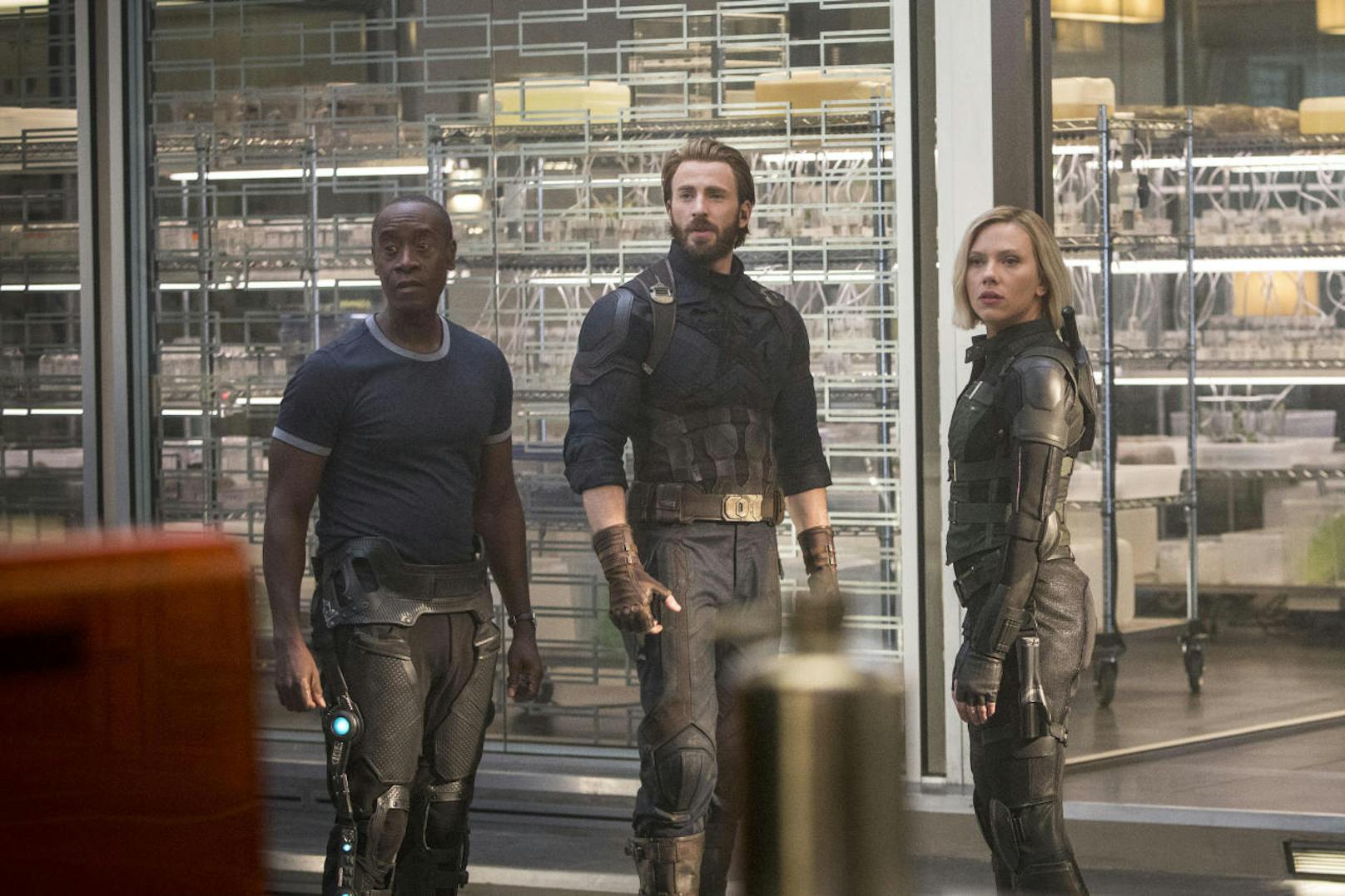 Von links: War Machine (Don Cheadle), Captain America (Chris Evans) und Black Widow (Scarlett Johansson)