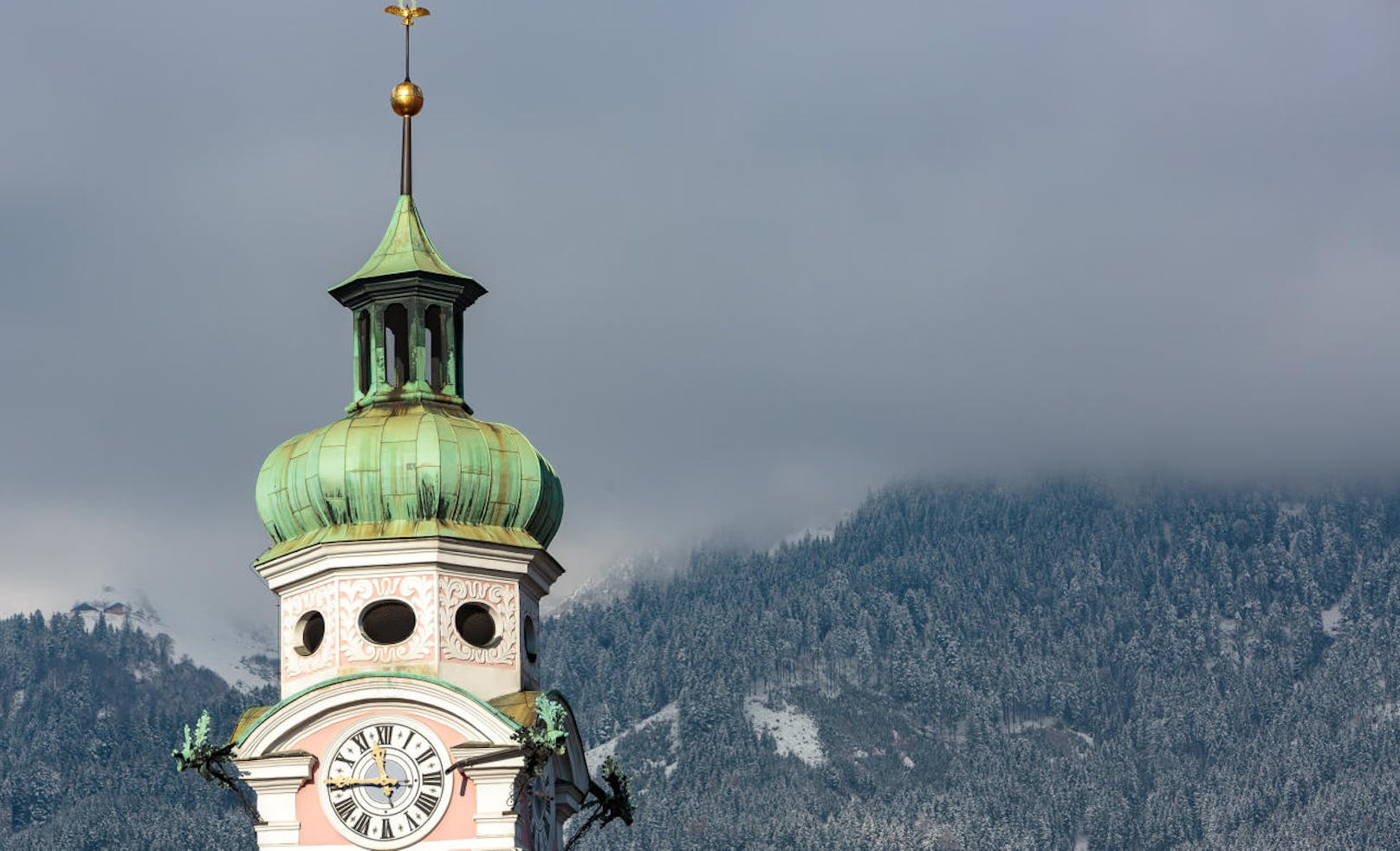 Auch in Innsbruck dürfen sich Einwohner zu 40 Prozent auf Schnee am Heiligen Abend hoffen.