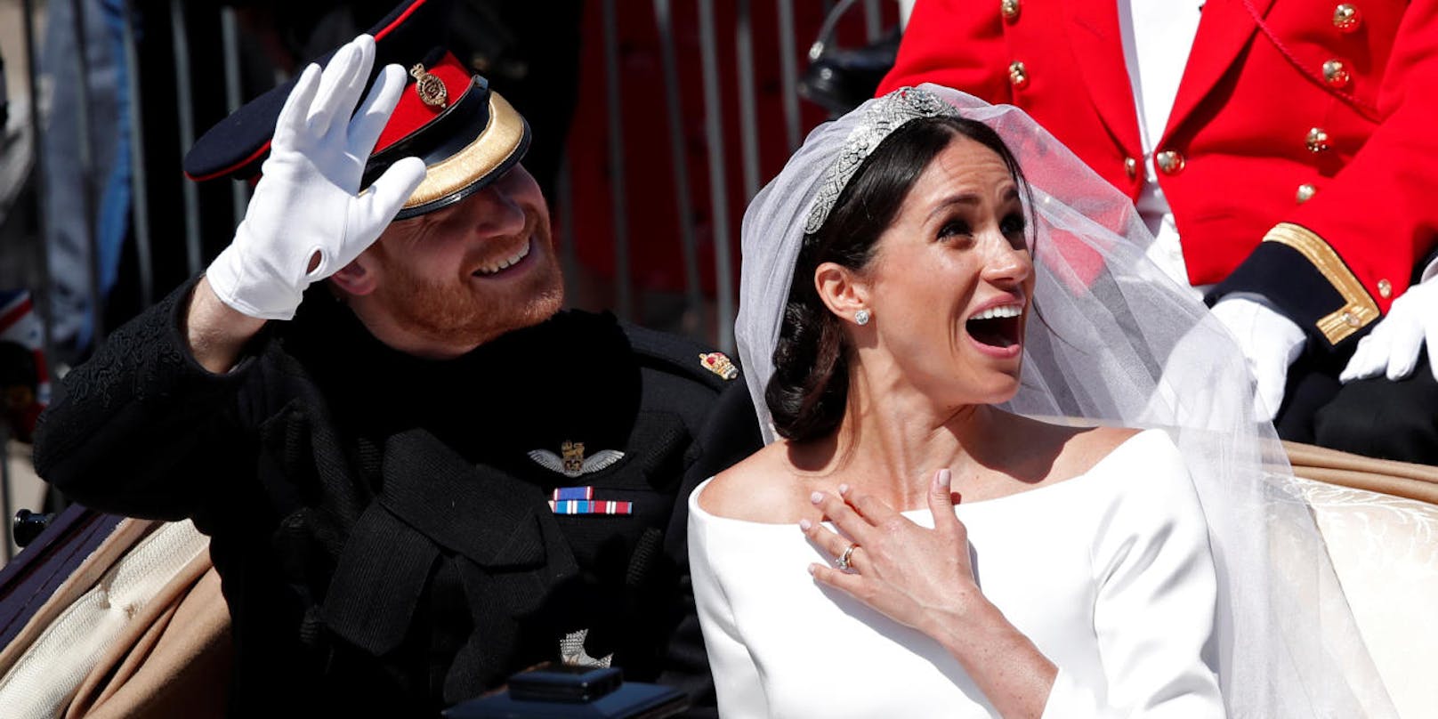 <b></b>Herzogin Meghan (39) hat im Oprah-Interview verraten, dass sie und Prinz Harry (36) sich bereits am 16. Mai 2018, drei Tage vor der offiziellen Trauung, in aller Heimlichkeit zuhause im Garten das Jawort gegeben hätten.