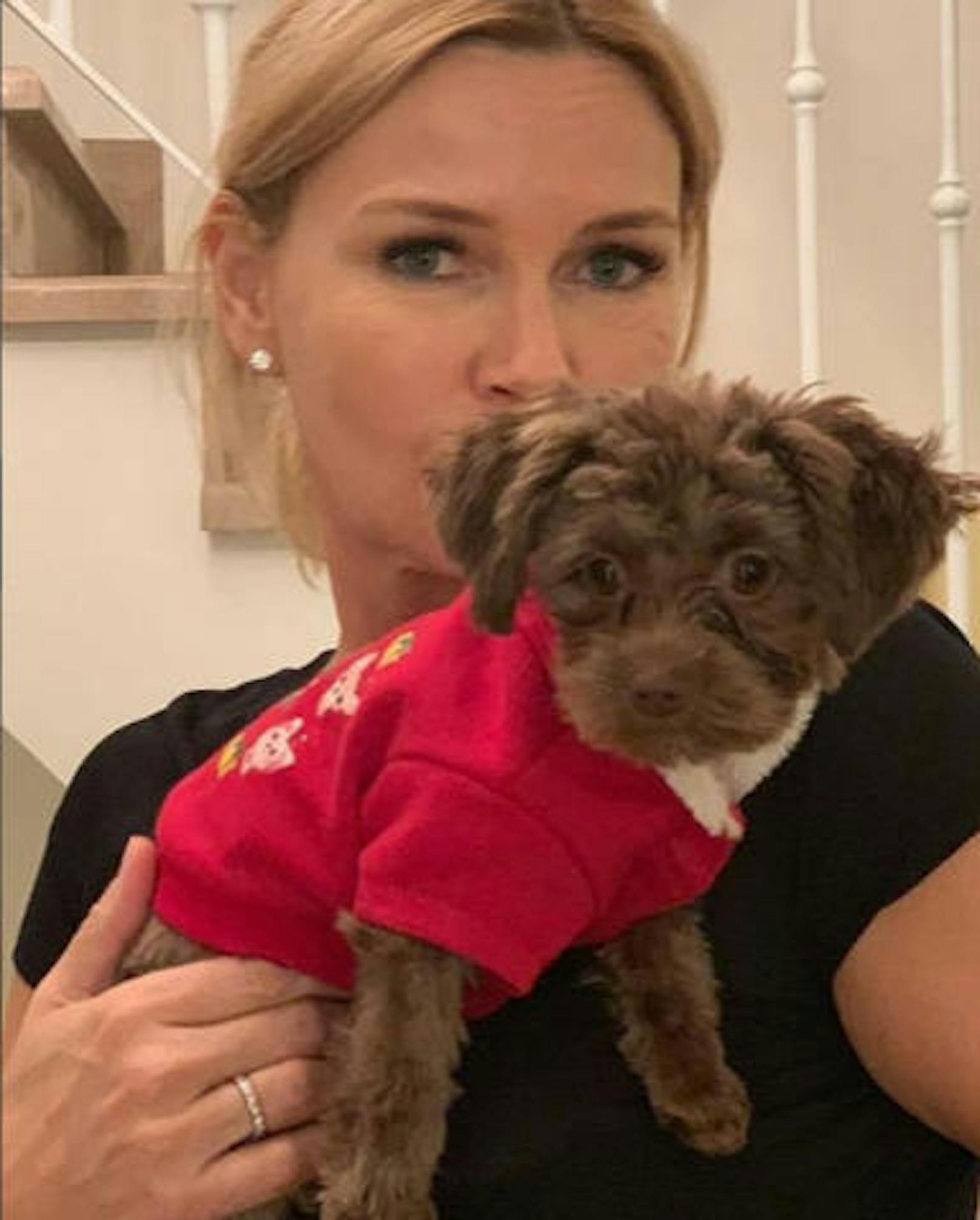 Veronica Ferres feierte ganz traditionell mit Truthahn und Pumpkin. "Special Guest" war die kleine Emma (Bild), die Schwester von Luna.