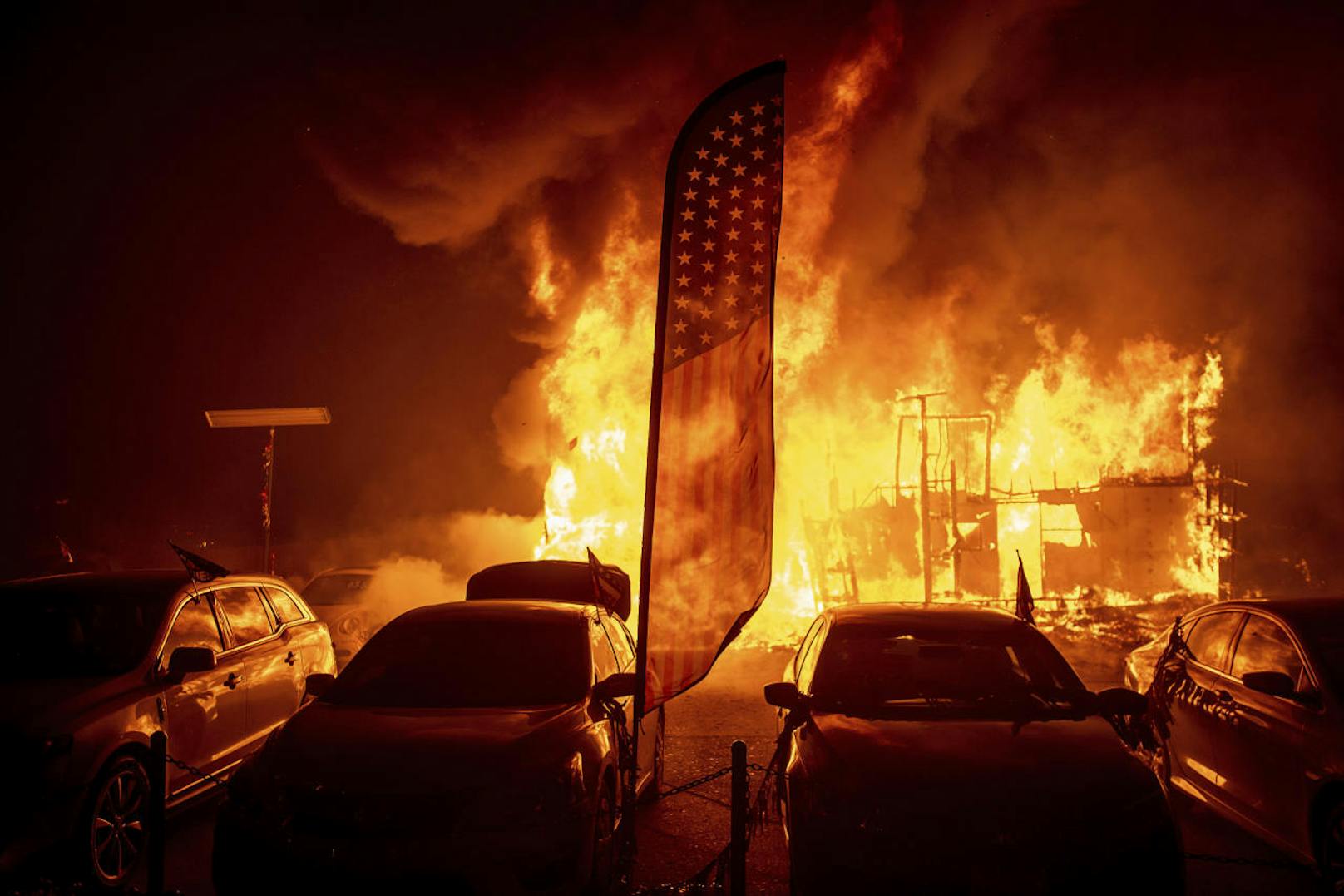 Der Brand gilt als das tödlichste und zerstörerischste Feuer in der Geschichte Kaliforniens.