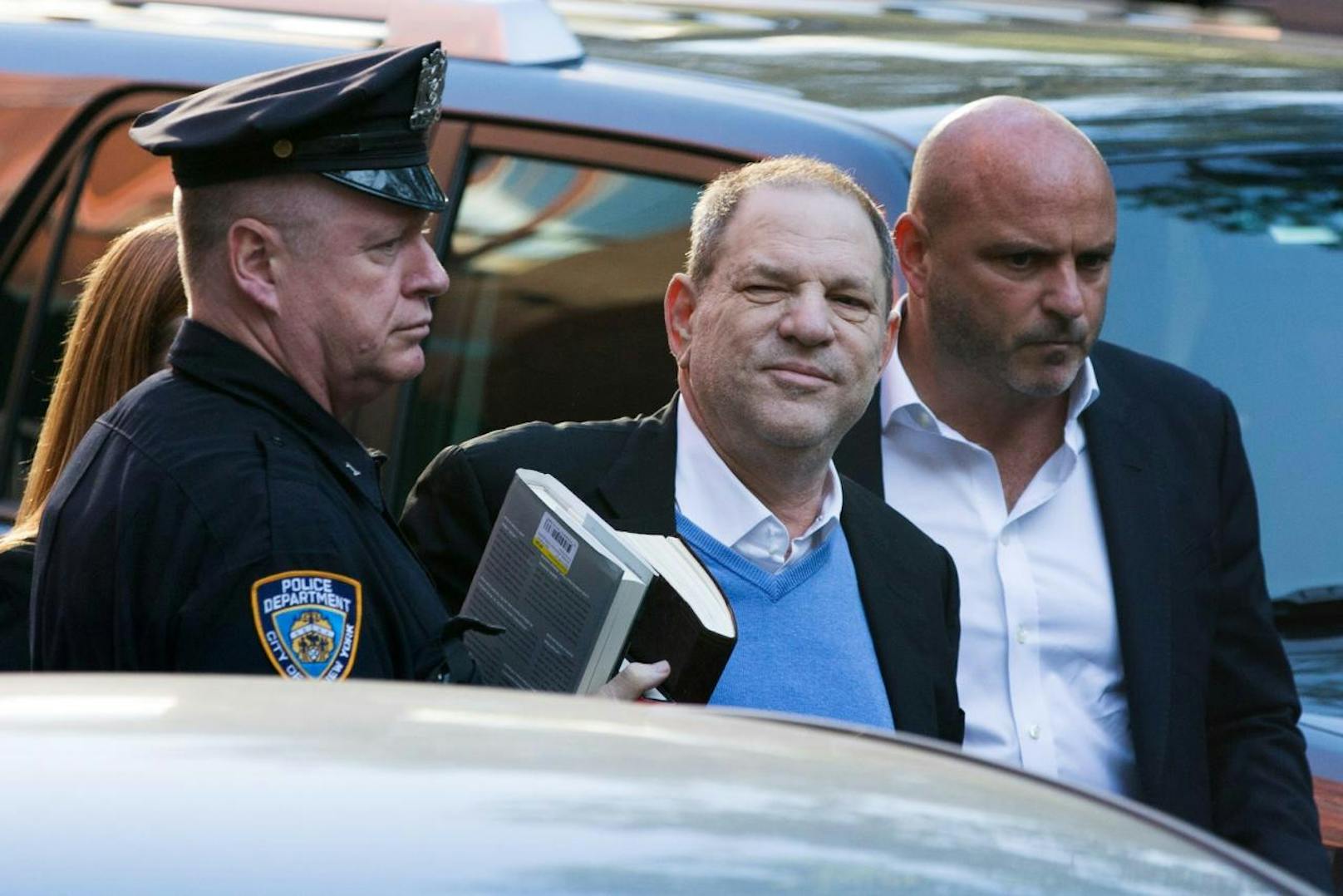 Harvey Weinstein stellt sich der Polizei