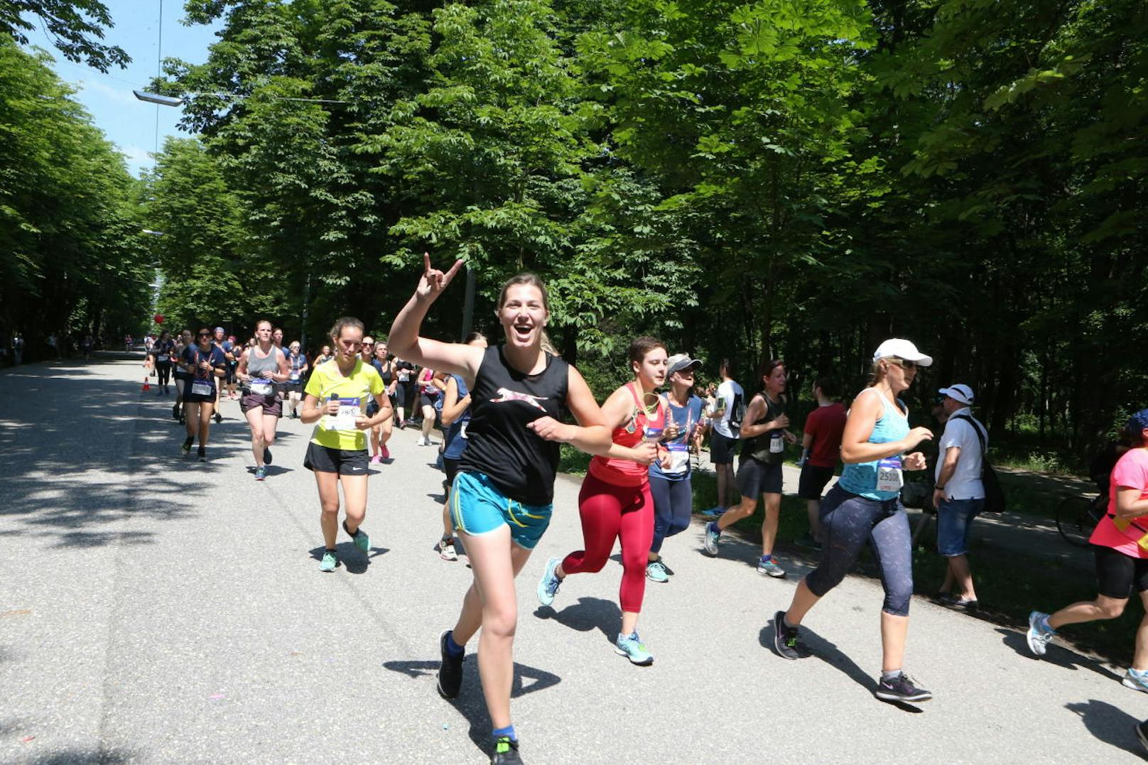 Über 13.000 Frauen liefen beim 33. Frauenlauf am Sonntag durch den Wiener Prater.