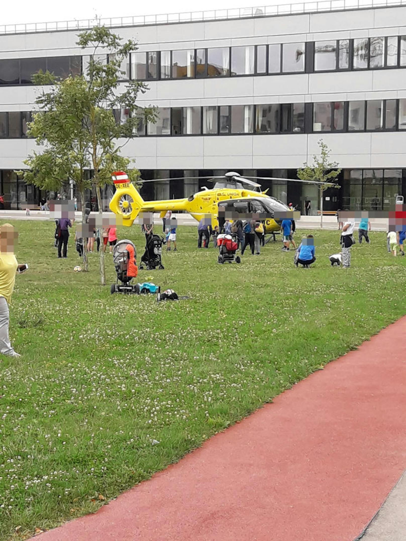 "Kreislaufstillstand" lautete der Notruf am Mittwochnachmittag bei der Berufsrettung Wien. Mit einem Rettungshelikopter rückten die Einsatzkräfte in die Seestadt Aspern aus. Leider zu spät. Die 54-Jährige lag beim Eintreffen der Rettungskräfte tot in ihrer Wohnung.