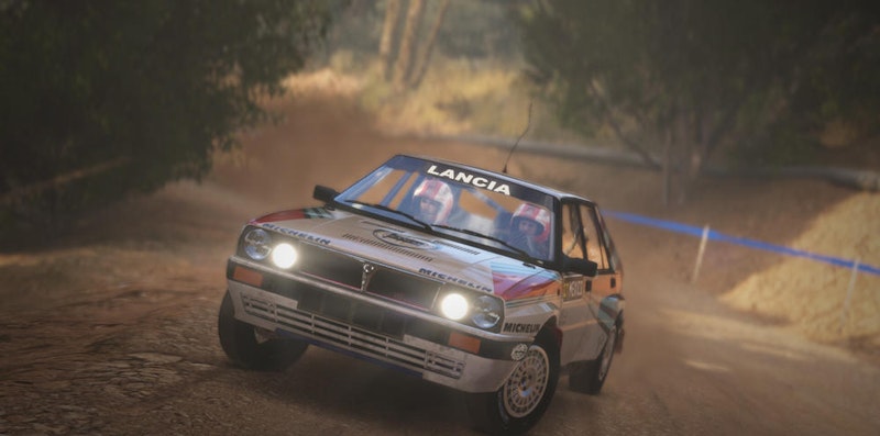 Es gibt etwa 300 Kilometer Strecke, acht verschiedene Rallys mit insgesamt 64 Sonderprüfungen.