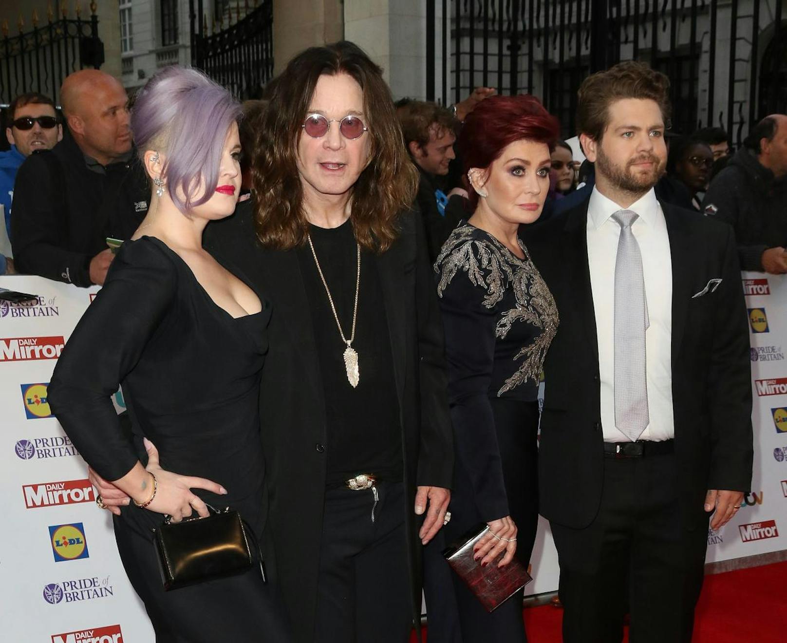 <strong>Ozzy Osbourne</strong>&nbsp;mit Frau Sharon und den Kindern Jack und Kelly