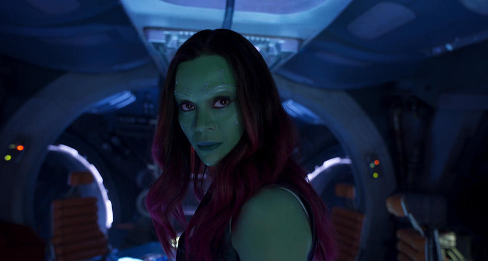 Im Film "Guardians of the Galaxy" erklärt <b>Gamora </b>(Zoe Saldana), sie sei die letzte ihrer Rasse. In "Infinity War" behauptet Schurke Thanos aber, er lasse die Hälfte der Zen-Whoberis am Leben. 

Was sagen die Brüder Russo zu diesem Widerspruch? "Wem glaubst du? Glaubst du Thanos oder Gamora?" Hm, vermutlich eher der Heldin, als dem Massenmörder.