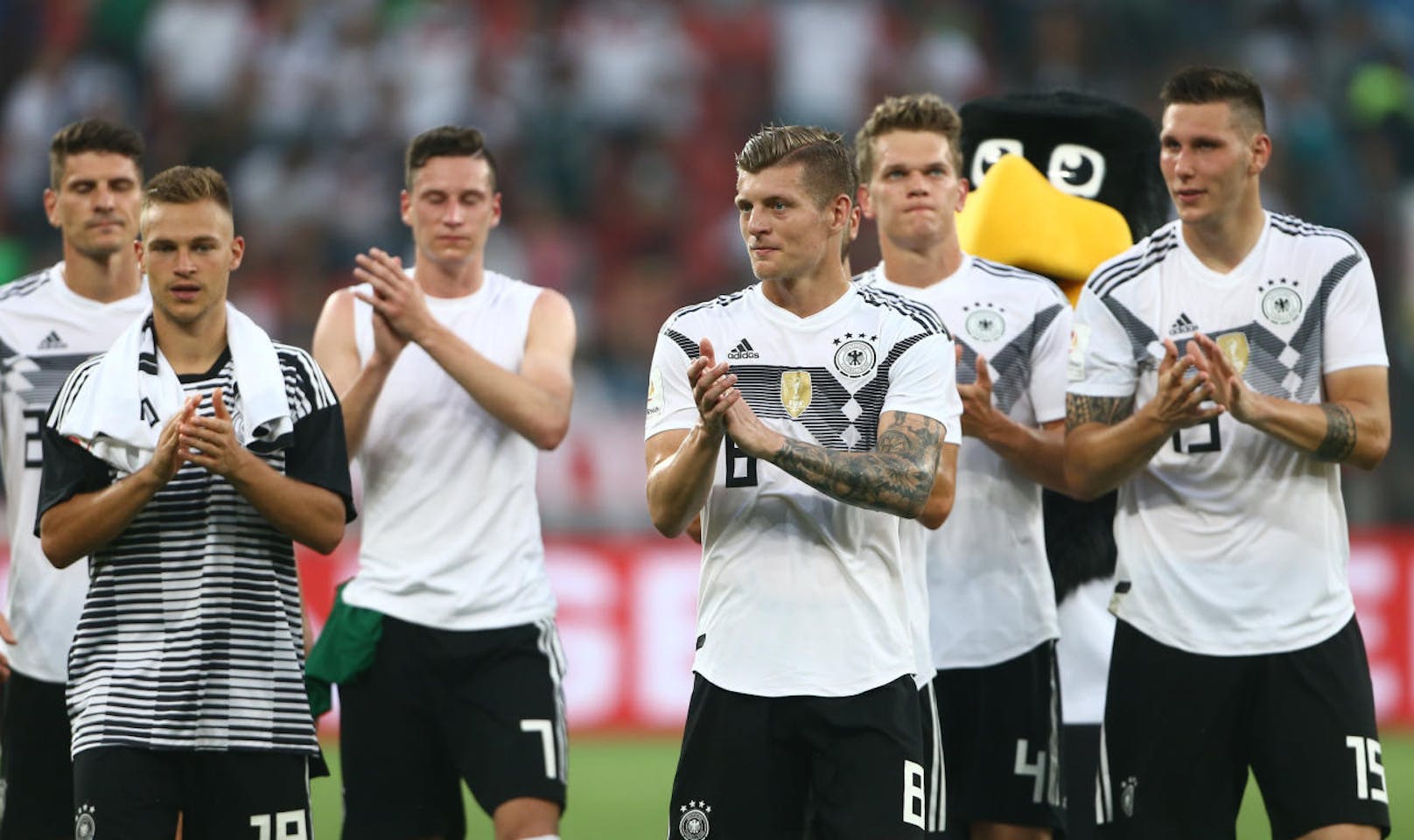 Das Team zerfällt! Diese Mannschaft nominierte Deutschland-Teamchef Joachim Löw für die WM in Russland. Mesut Özil und Mario Gomez sind nicht mehr dabei.