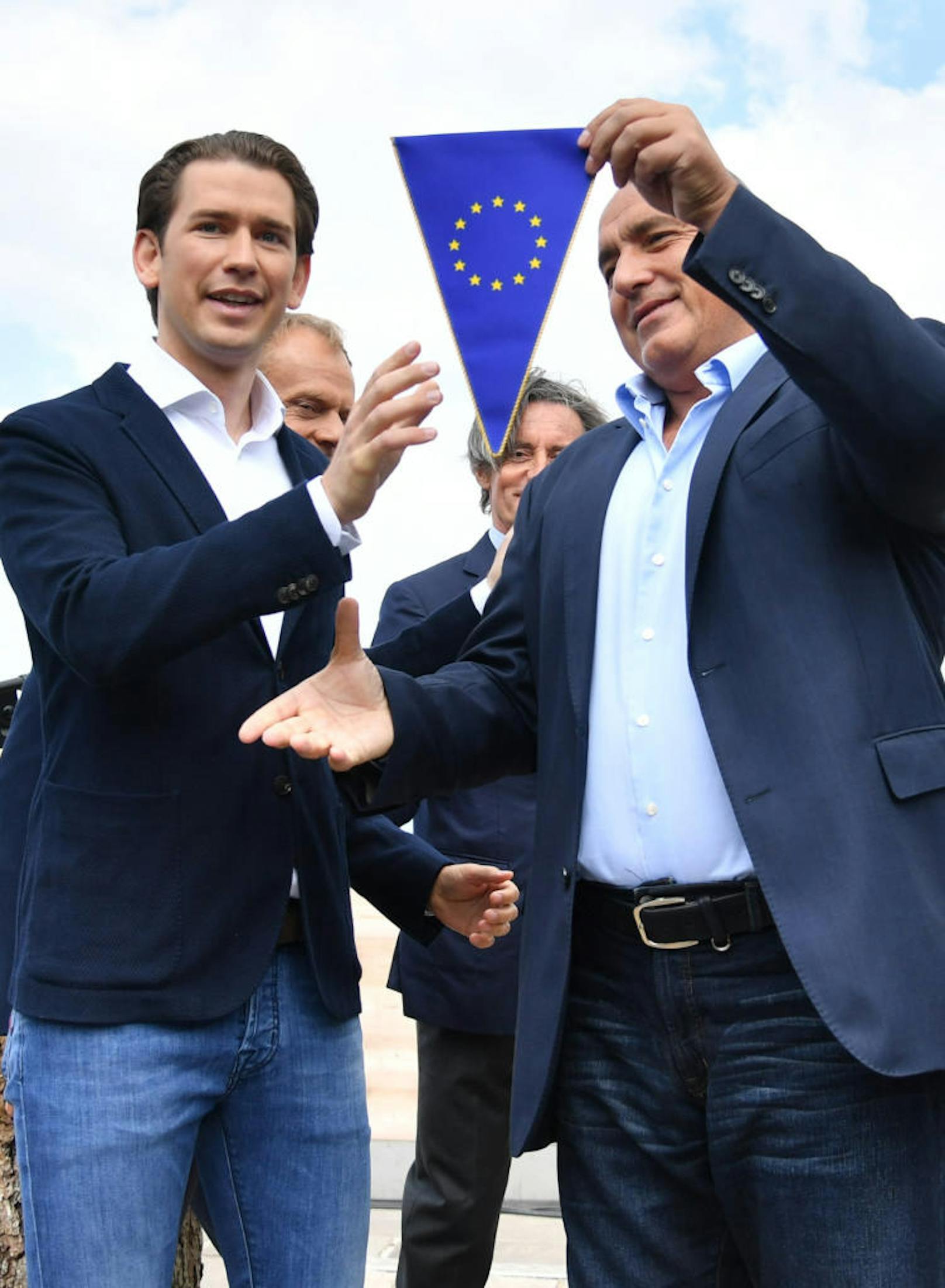 (v.l.) Bundeskanzler Sebastian Kurz (ÖVP), Ratspräsident Donald Tusk, der bulgarische Premierminister Bojko Borissow beim Auftakt des österreichischen EU-Ratsvorsitzes am Samstag, 30. Juni 2018 in Schladming mit der symbolische Übergabe des EU-Ratsvorsitzes von Bulgarien an Österreich.