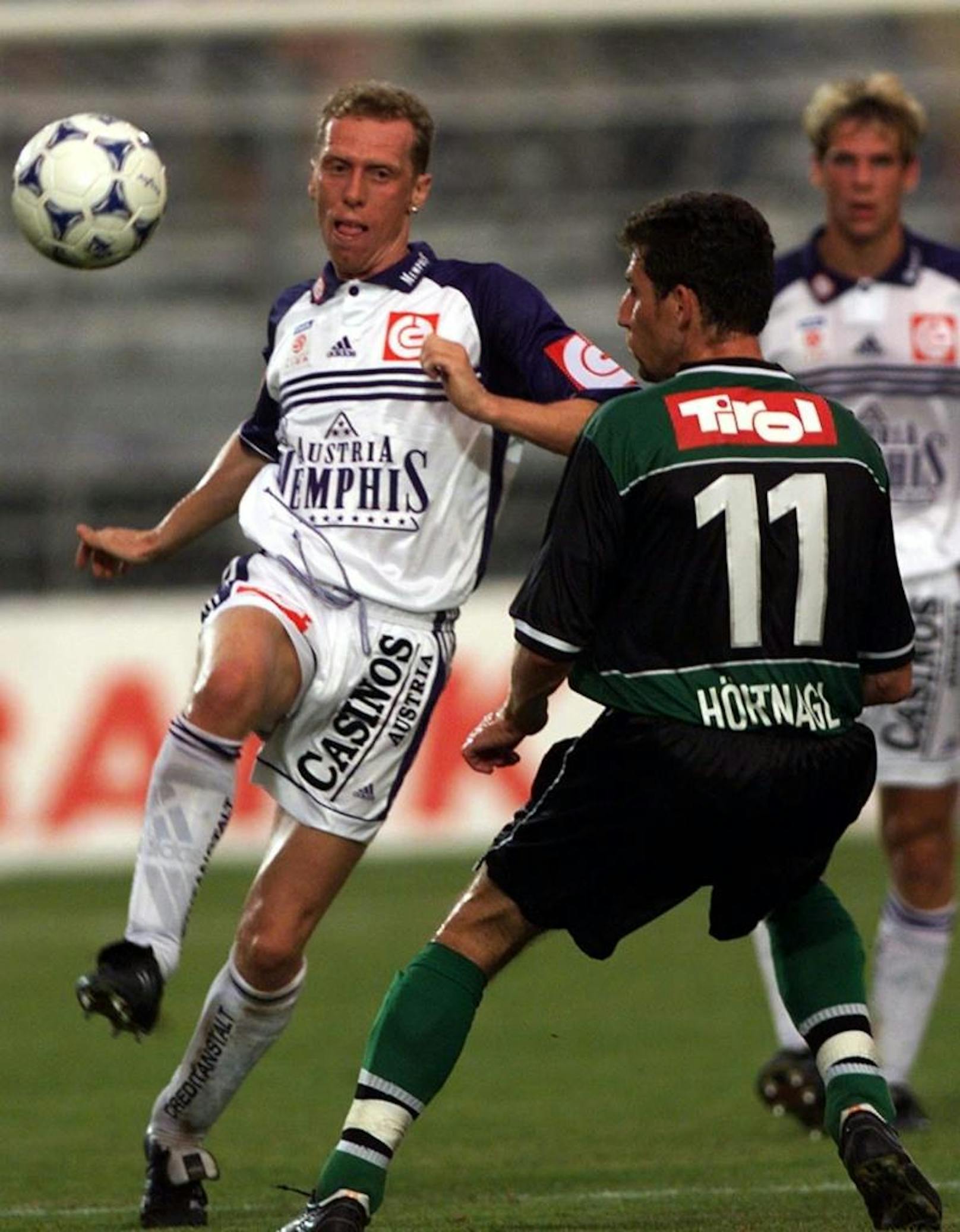 Über den LASK kam Stöger 1998 zur Austria zurück. Bei den Favoritnern konnte er nicht an alte Erfolge anschließen. 