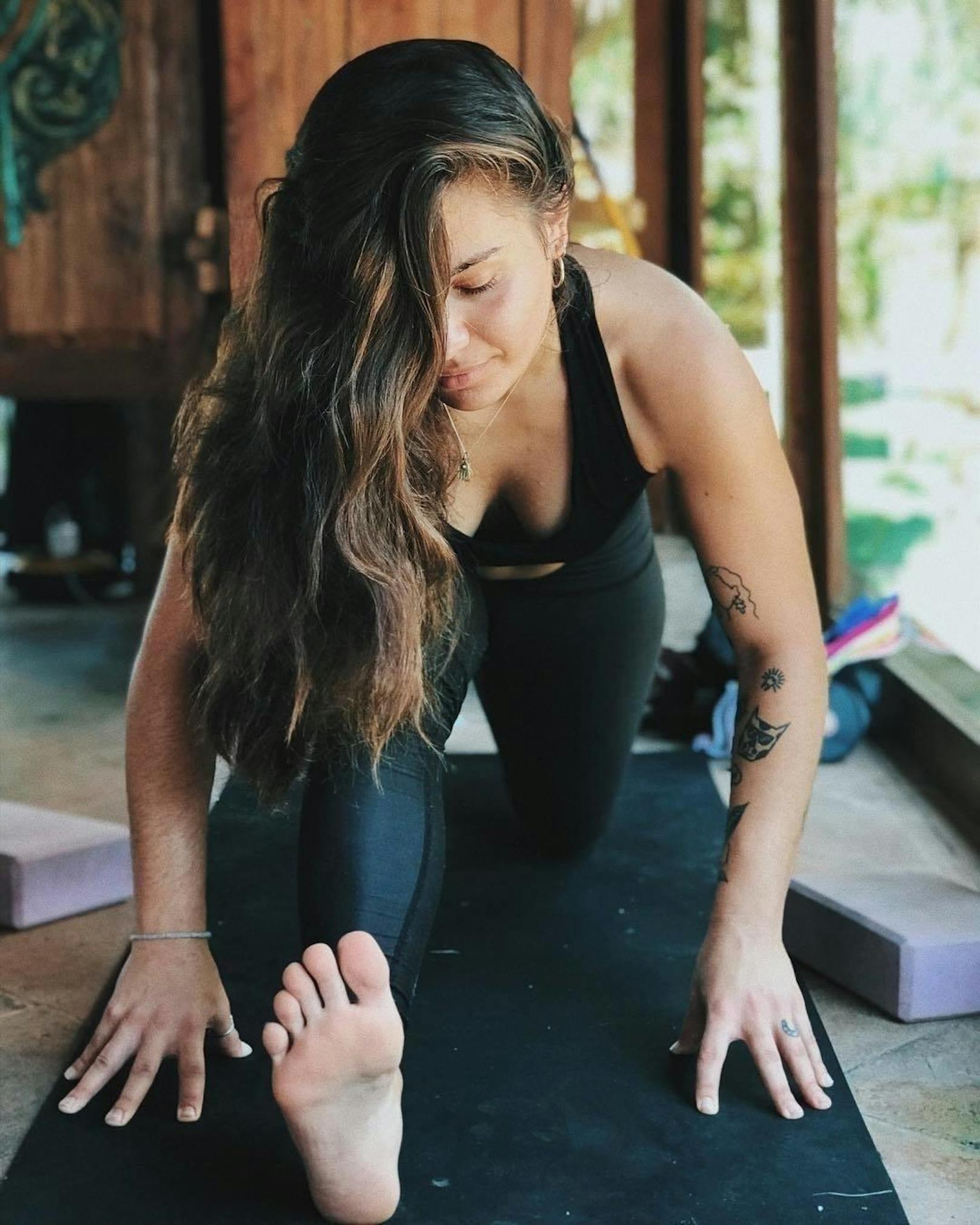 Auch Yoga half ihr, sich selber wieder besser zu spüren. Soeben hat sie eine Ausbildung zur Lehrerin in Bali abgeschlossen.