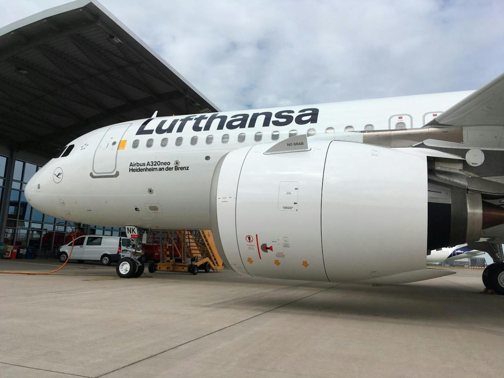 Der Lufthansa Konzern beschäftigt knapp 130.000 Mitarbeiter.