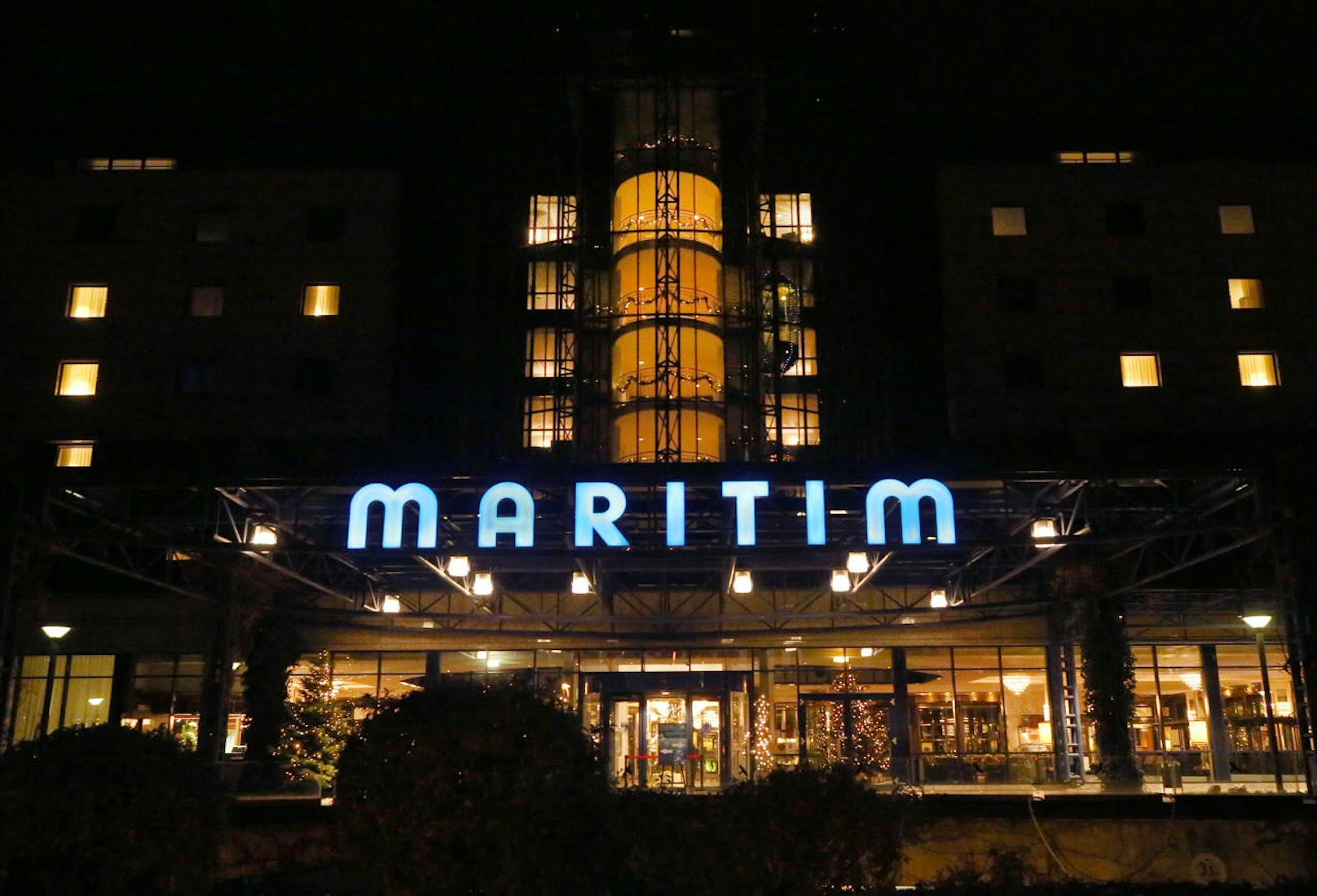 Die Nacht verbringen die Passagiere in einem Hotel in Bonn.