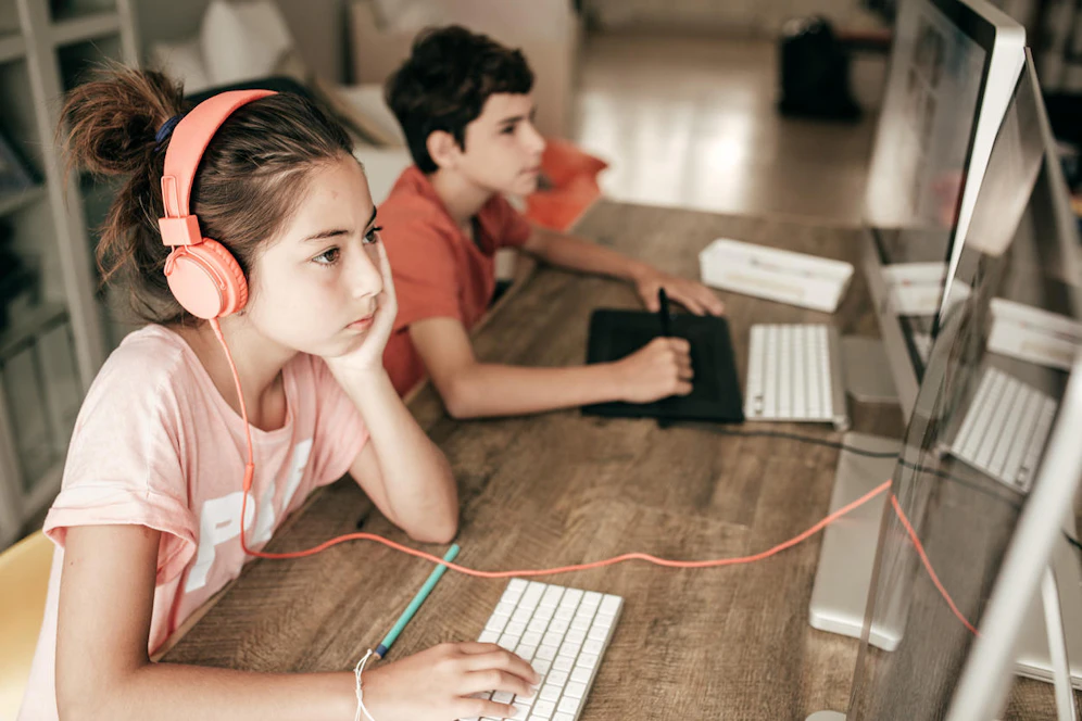 Kinder sollen dem Unterricht im Distance Learnng folgen. Eltern bekommen allerdings keine&nbsp;Sonderbetreuungszeit.