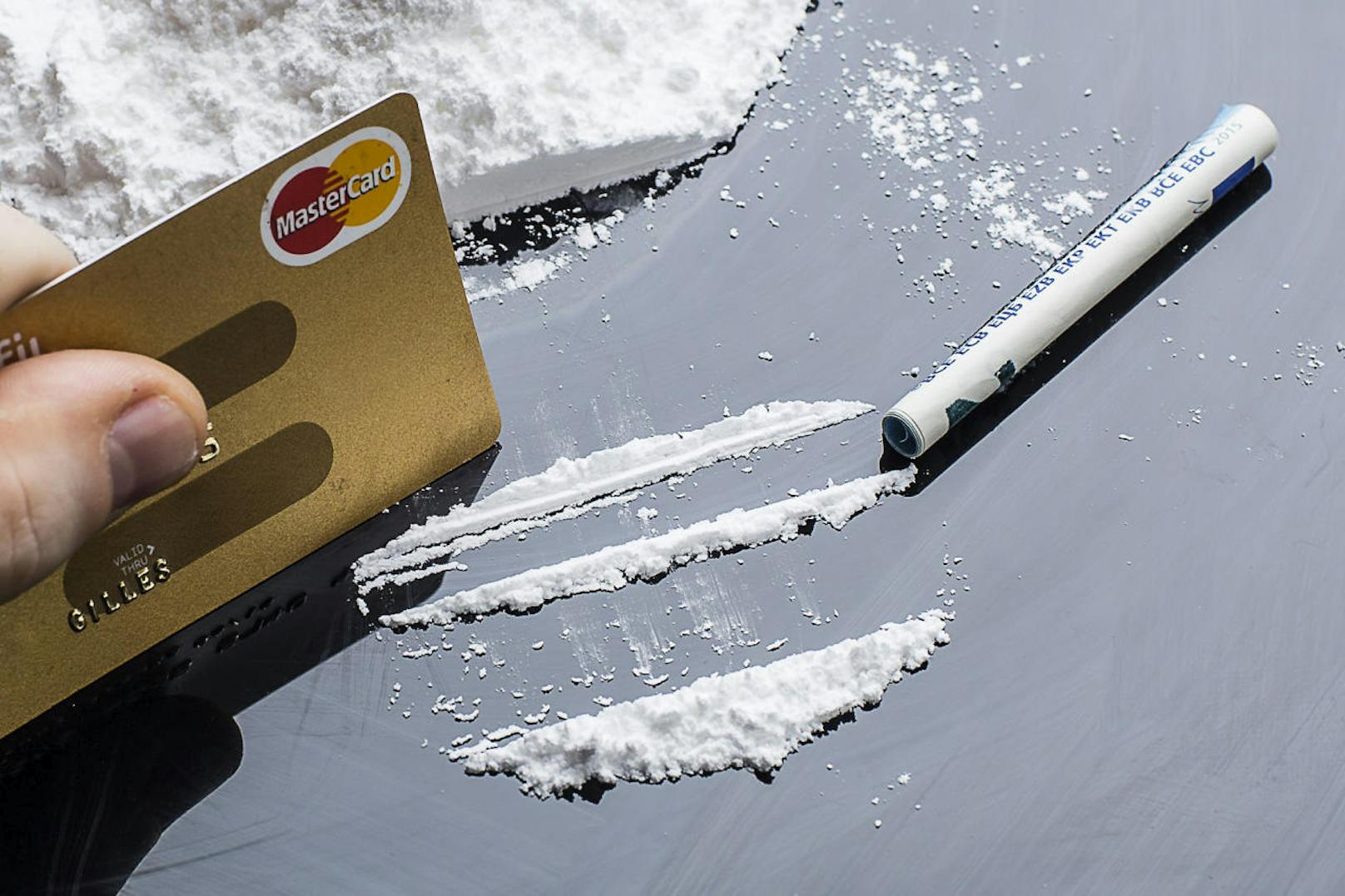 ... berichten italienische Biologen im Fachjournal "Science of the Total Environment" von einer weiteren Gefahrenquelle: Kokain.